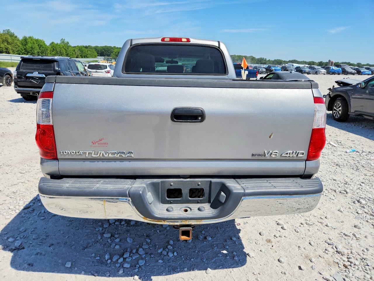 2005 Toyota Tundra Double Cab Sr5 Silver vin: 5TBDT44185S489084