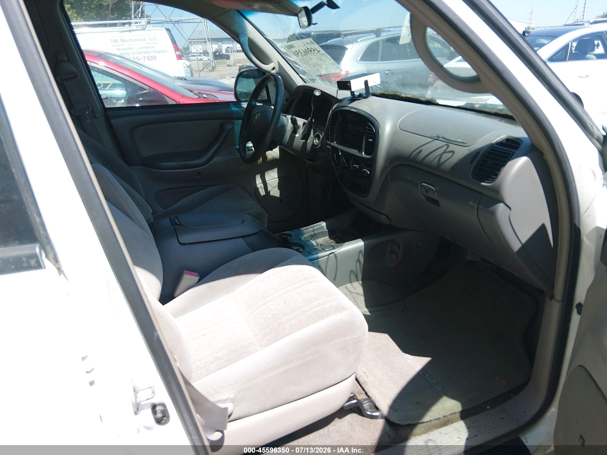 2005 Toyota Tundra Sr5 V8 White vin: 5TBDT44185S496794