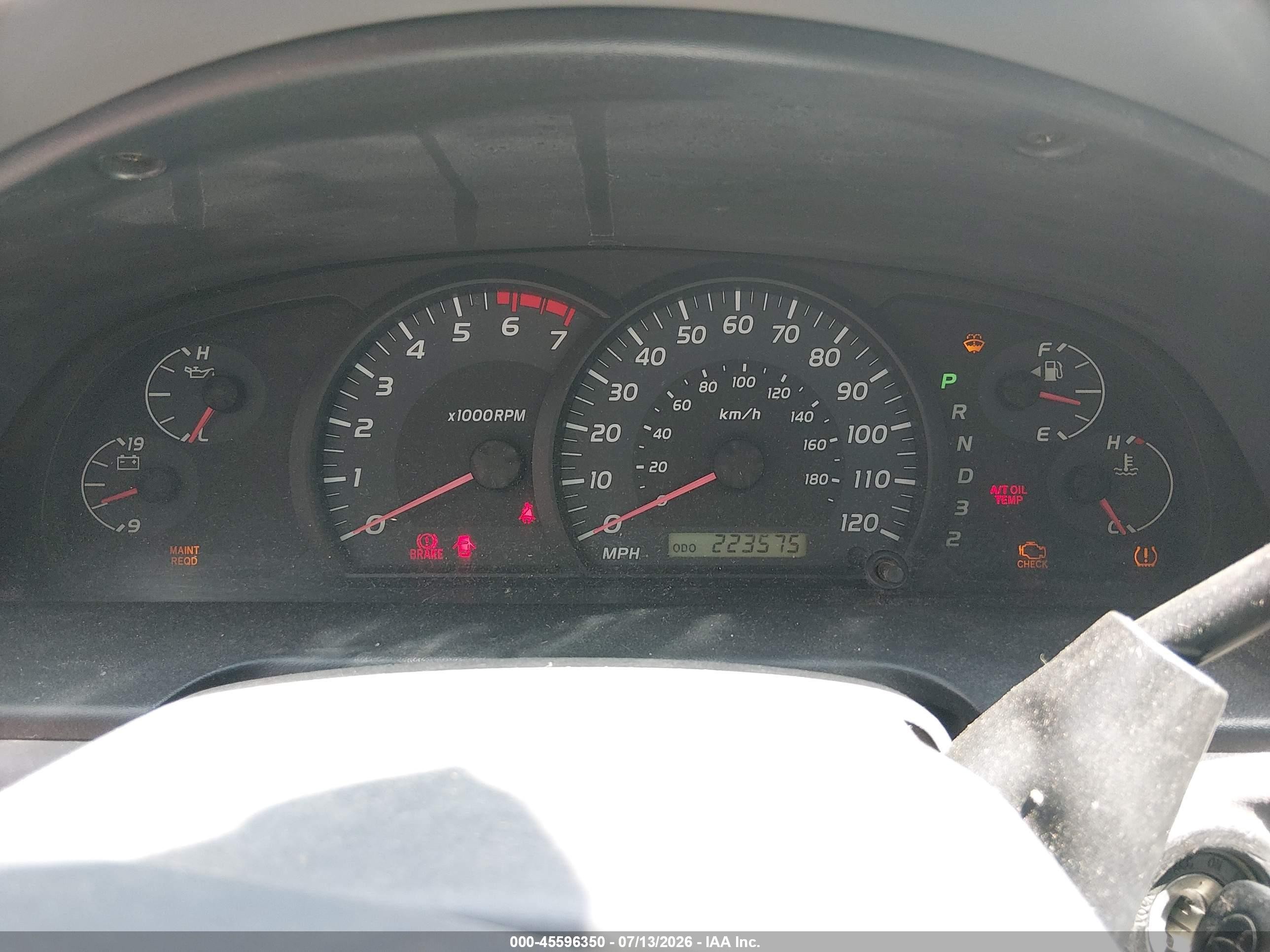 2005 Toyota Tundra Sr5 V8 White vin: 5TBDT44185S496794