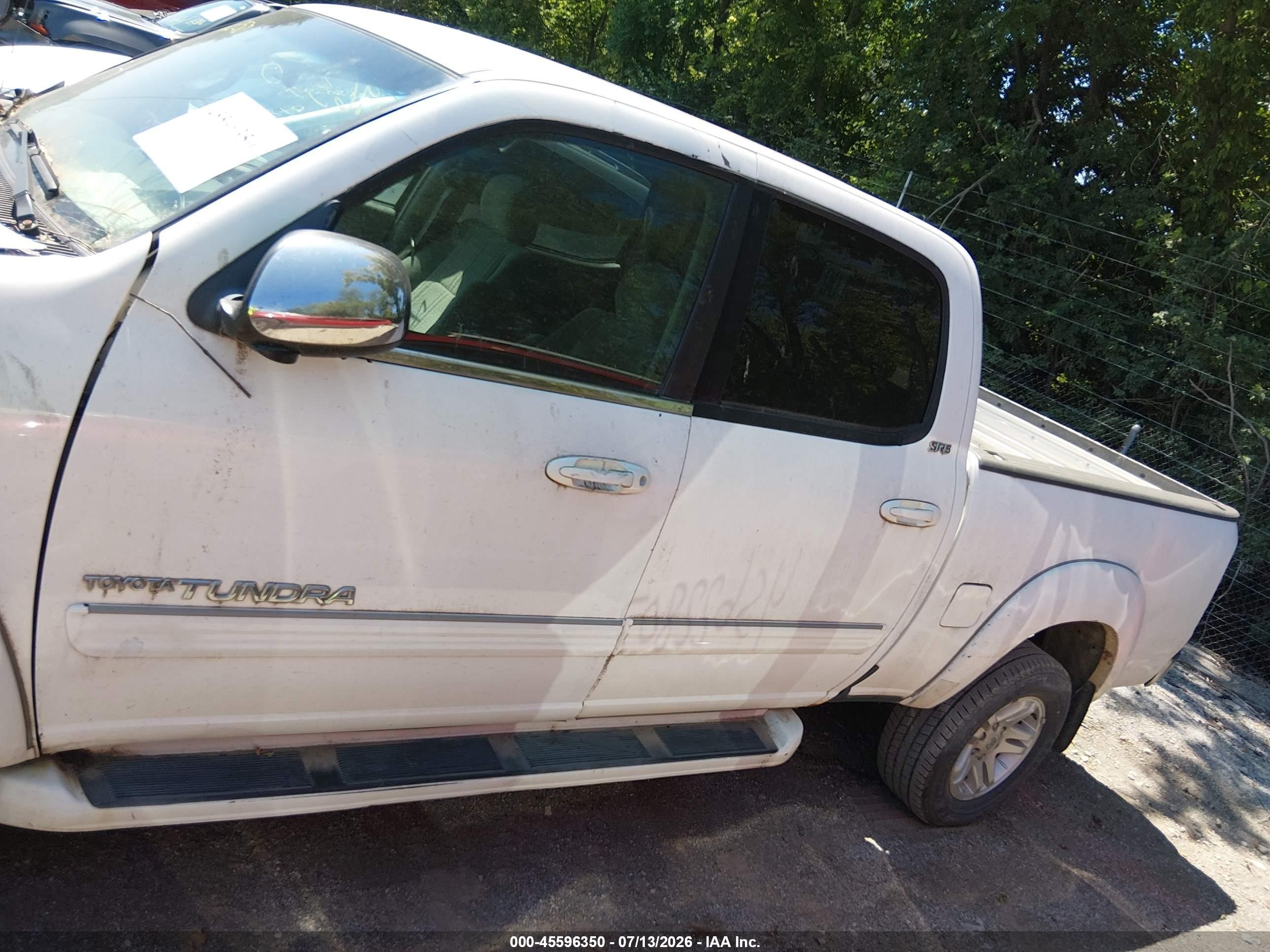 2005 Toyota Tundra Sr5 V8 White vin: 5TBDT44185S496794