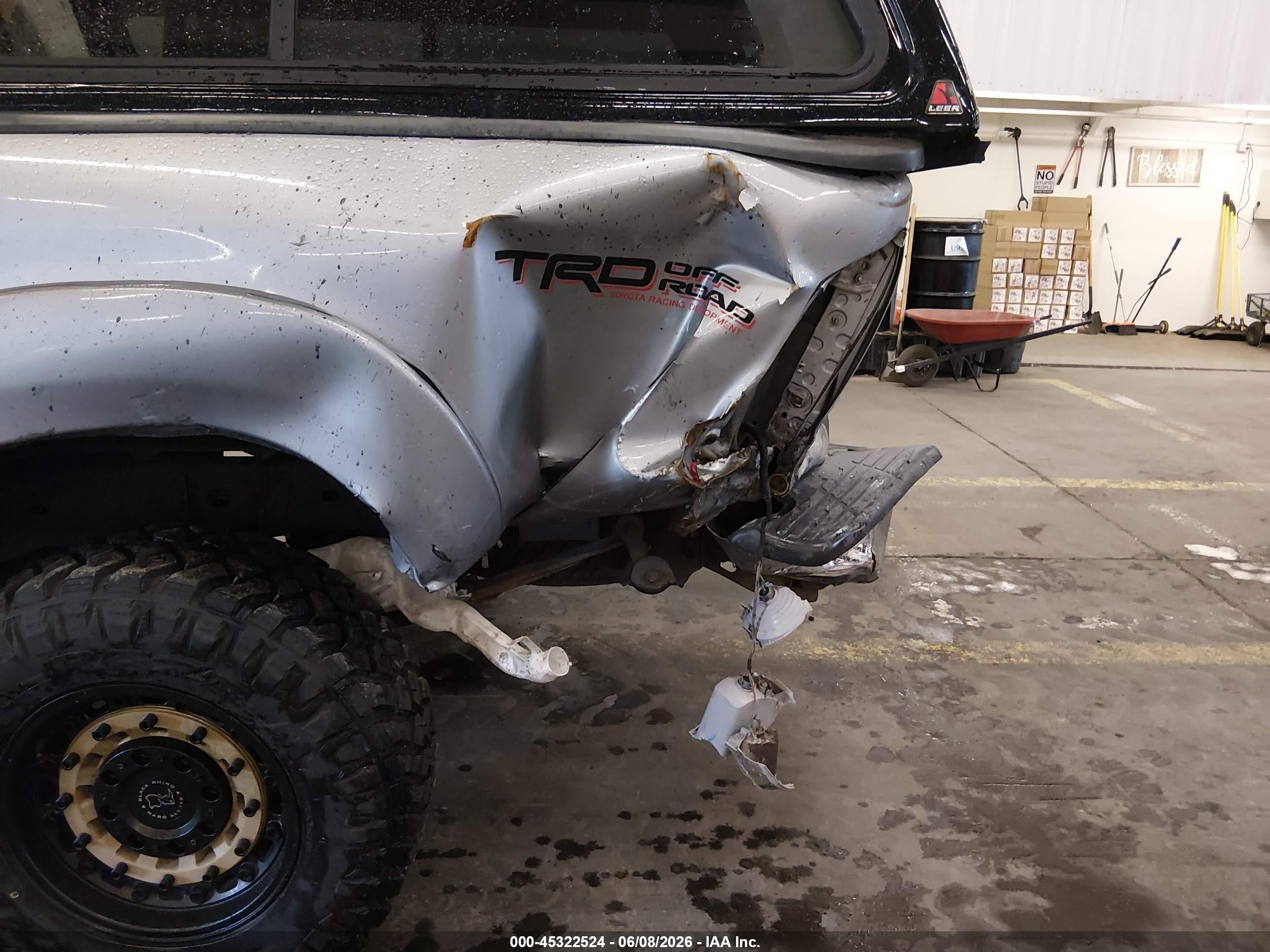 2006 Toyota Tundra Sr5 V8 Silver vin: 5TBDT44186S512624