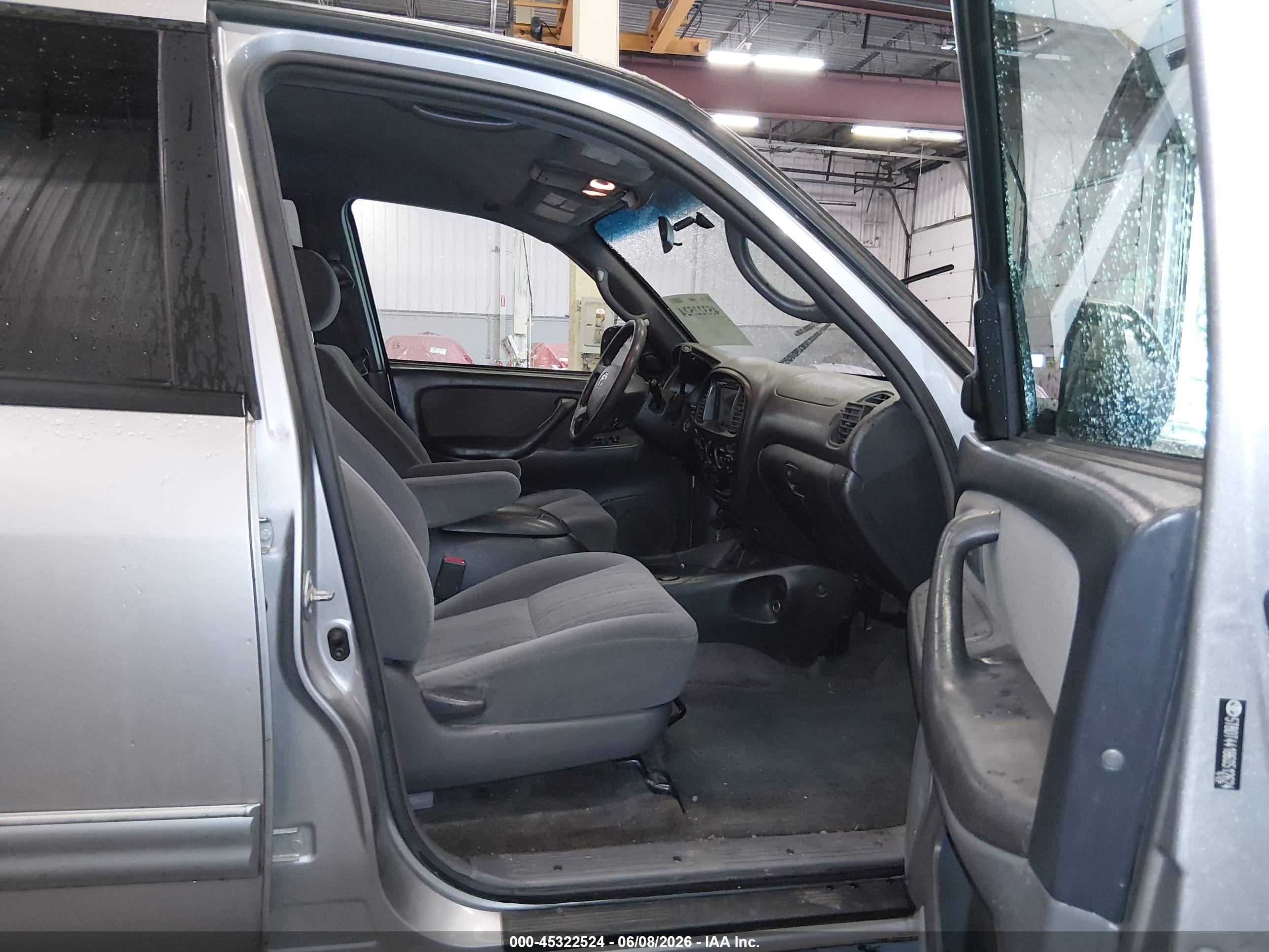 2006 Toyota Tundra Sr5 V8 Silver vin: 5TBDT44186S512624