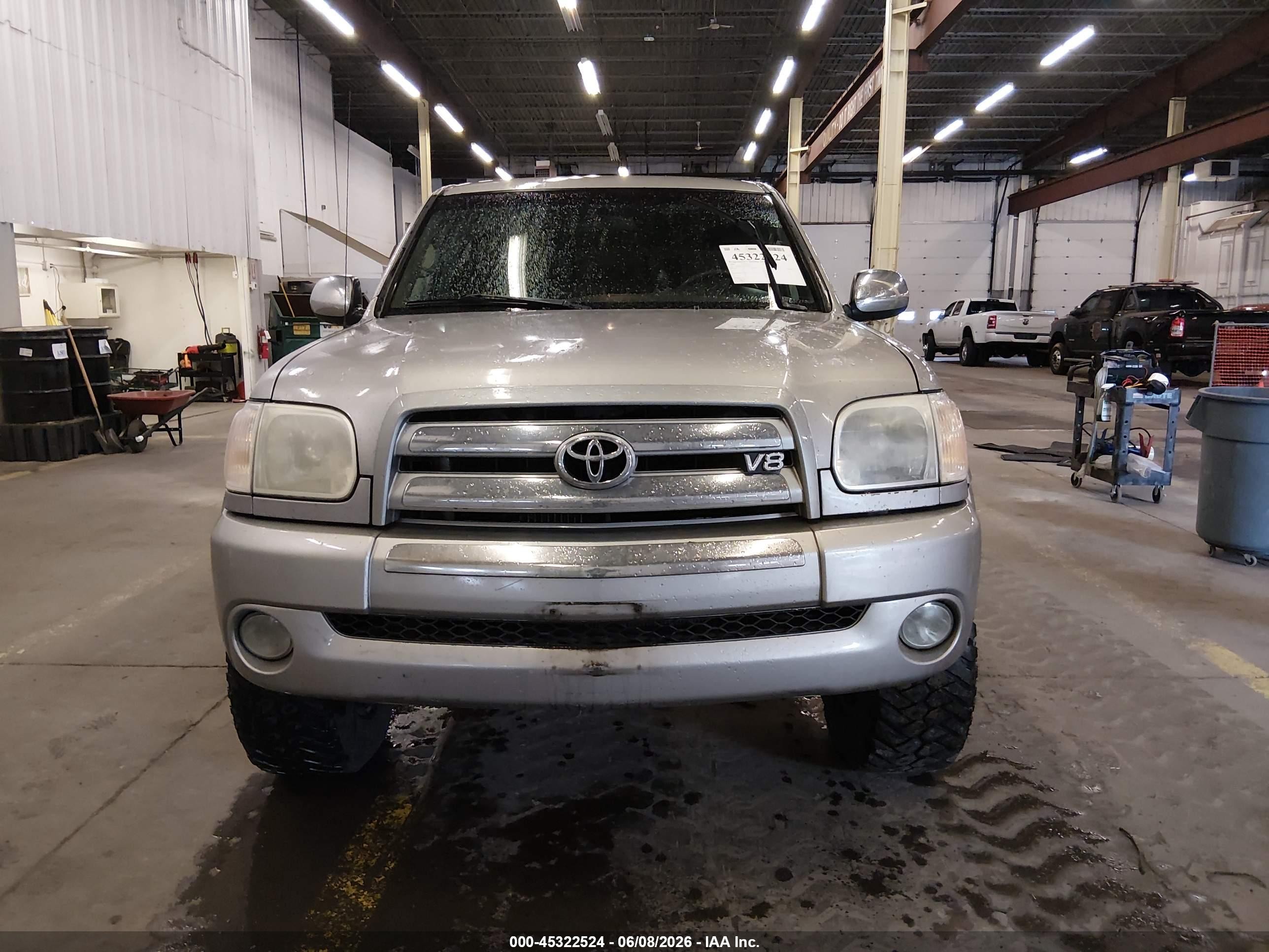 2006 Toyota Tundra Sr5 V8 Silver vin: 5TBDT44186S512624