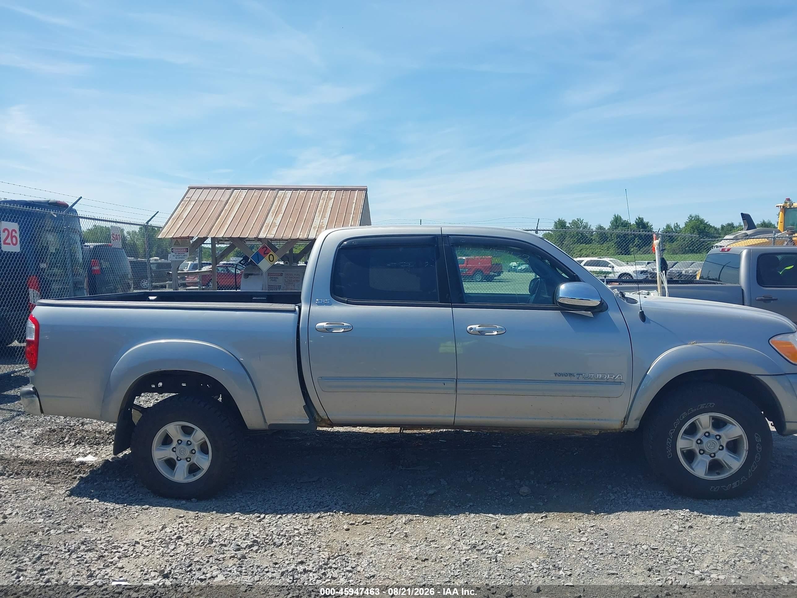 2006 Toyota Tundra Sr5 V8 Silver vin: 5TBDT44186S540939