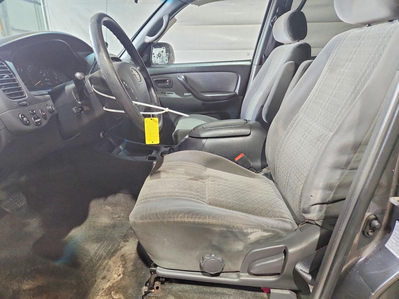 2004 Toyota Tundra Sr5 Gray vin: 5TBDT44194S444587
