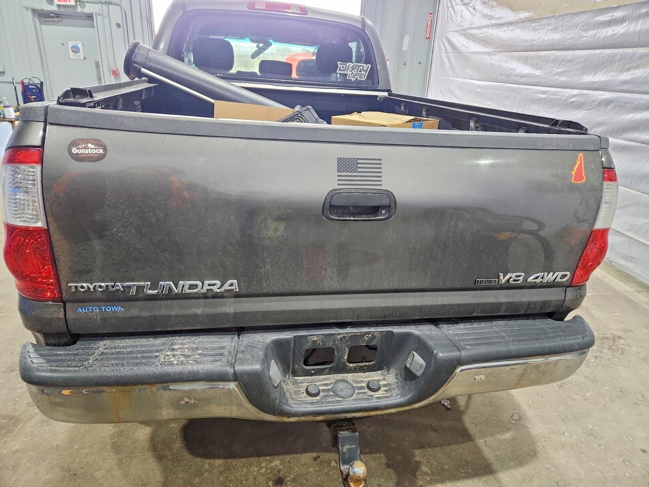 2004 Toyota Tundra Sr5 Gray vin: 5TBDT44194S444587