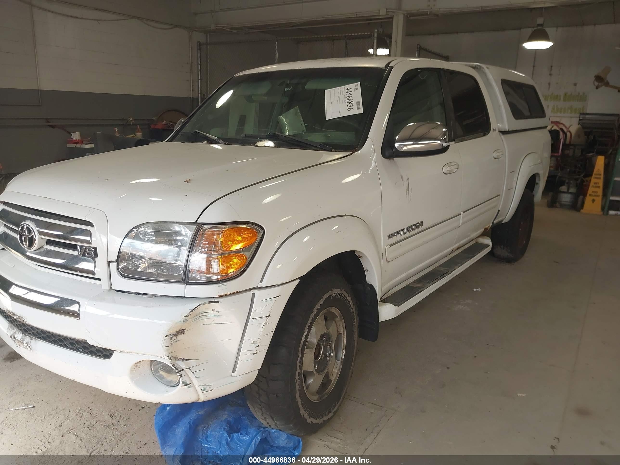2004 Toyota Tundra Sr5 V8 White vin: 5TBDT44194S464791