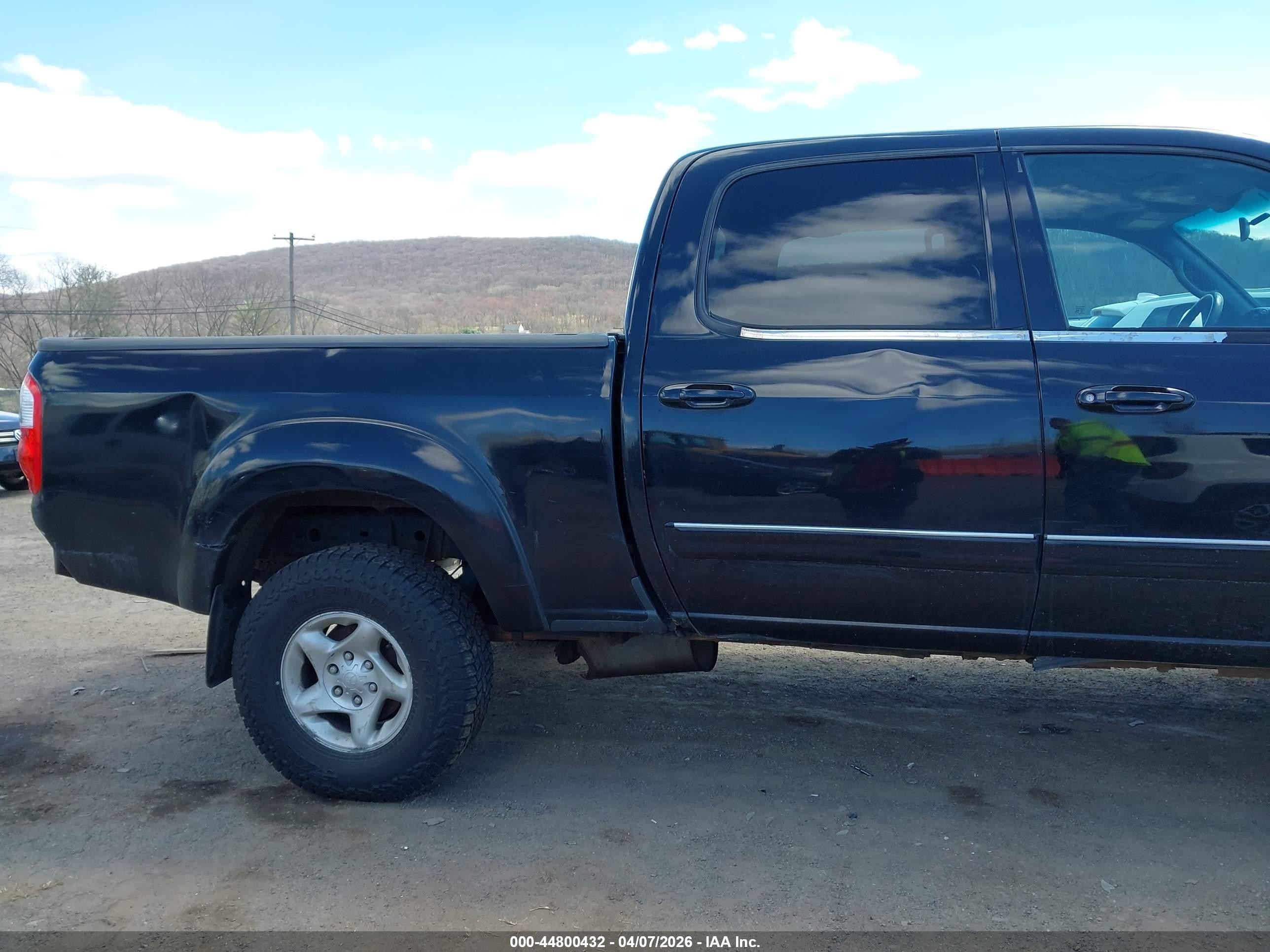 2005 Toyota Tundra Sr5 V8 Black vin: 5TBDT44195S472679