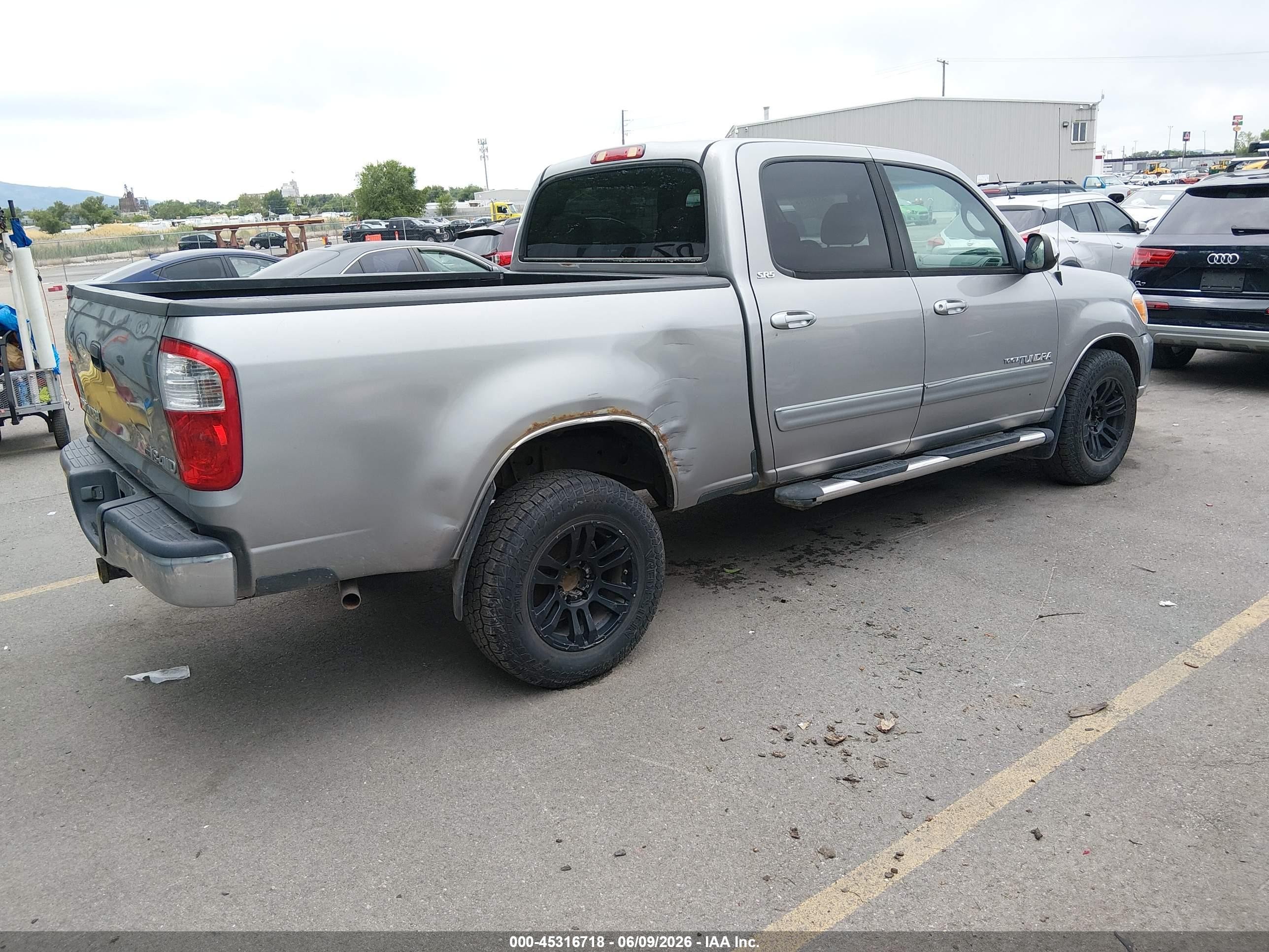 2005 Toyota Tundra Sr5 V8 Silver vin: 5TBDT44195S478451