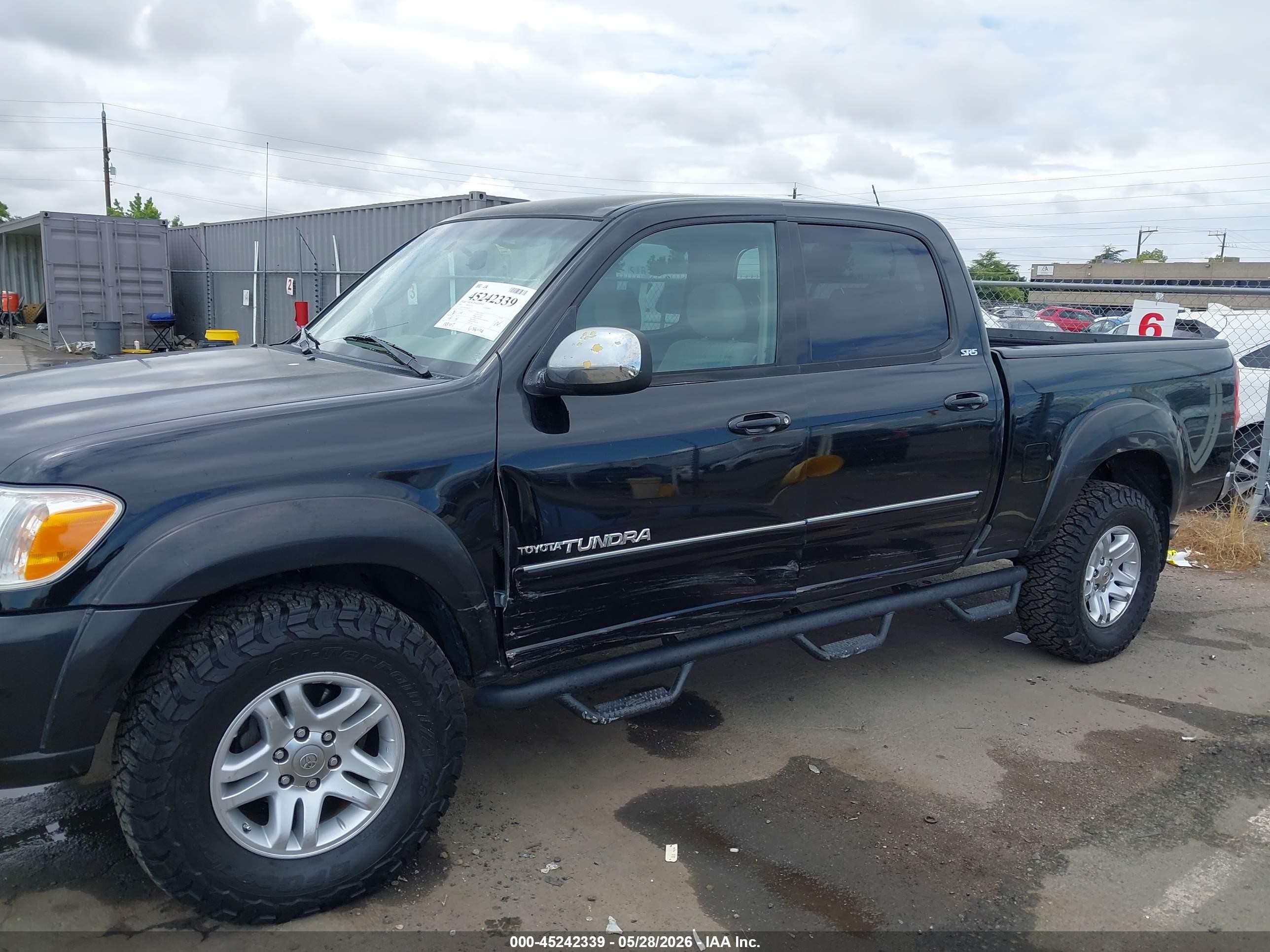 2005 Toyota Tundra Sr5 V8 Black vin: 5TBDT44195S488977