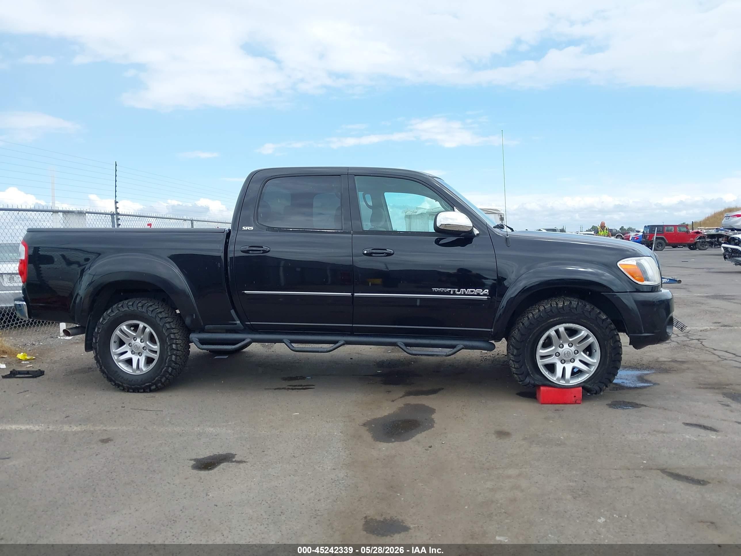 2005 Toyota Tundra Sr5 V8 Black vin: 5TBDT44195S488977