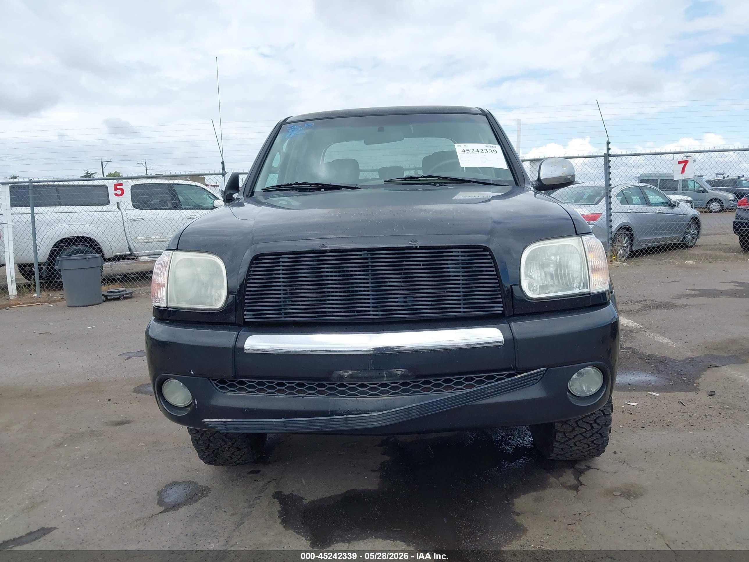 2005 Toyota Tundra Sr5 V8 Black vin: 5TBDT44195S488977