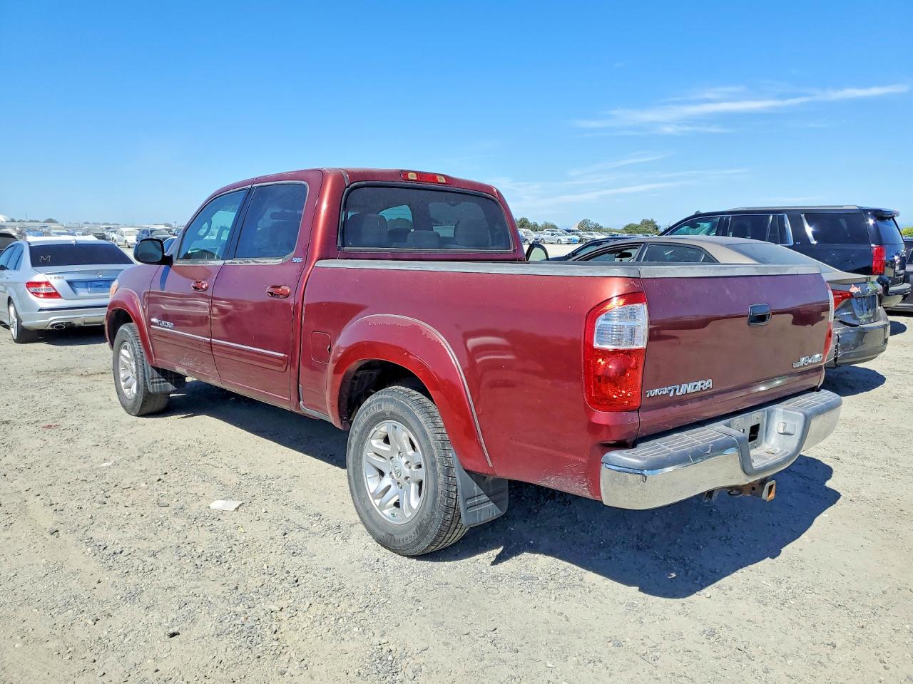 2006 Toyota Tundra Double Cab Sr5 Red vin: 5TBDT44196S552257