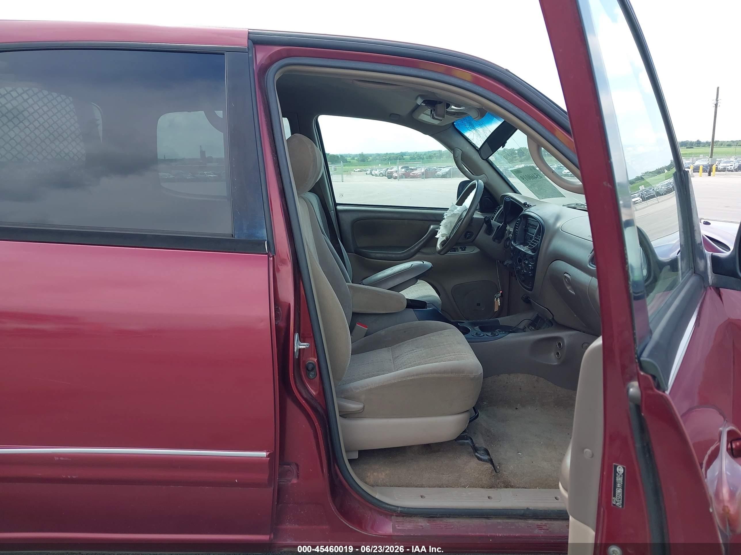 2006 Toyota Tundra Sr5 V8 Red vin: 5TBDT44196S553747