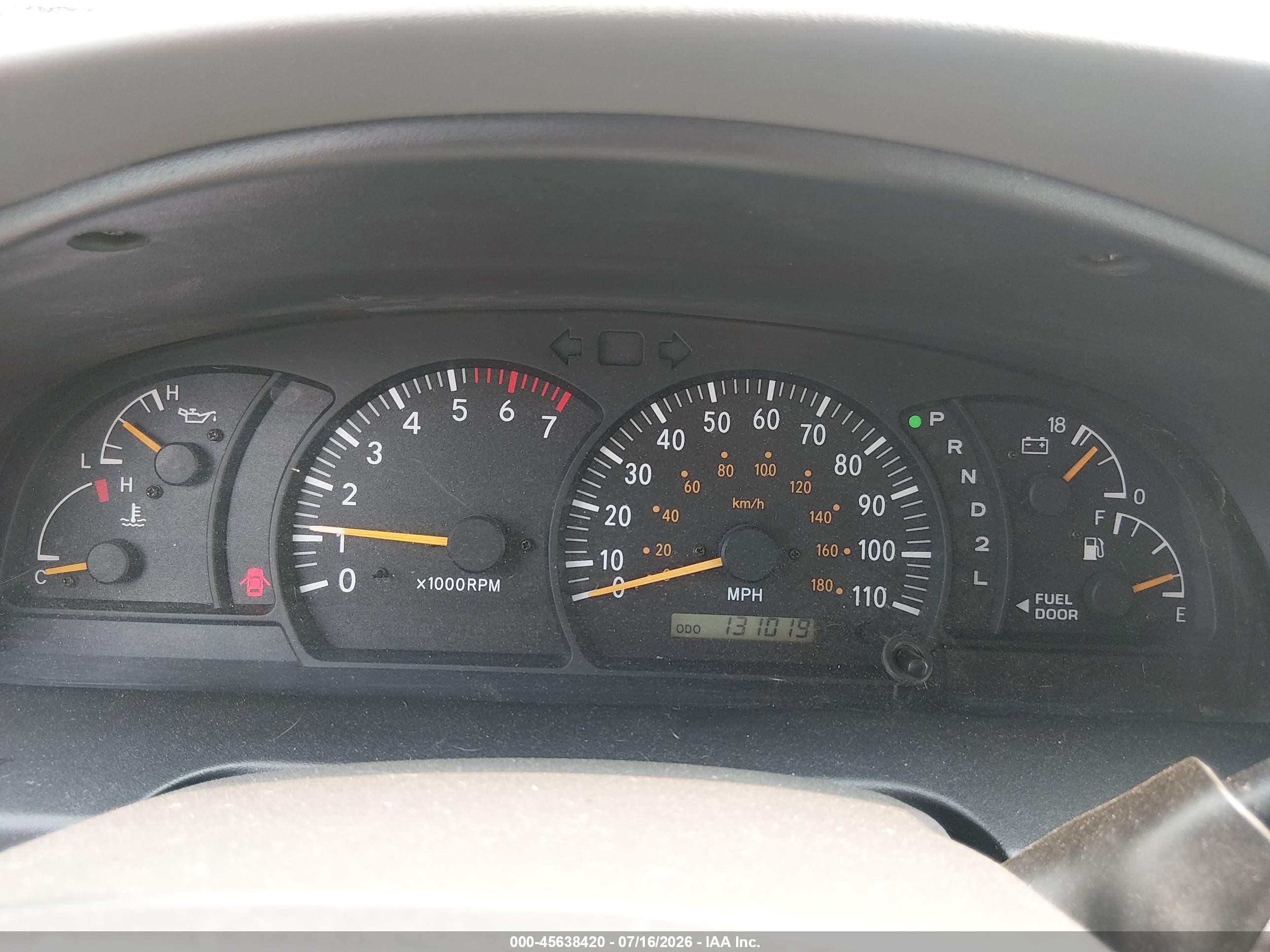2004 Toyota Tundra Sr5 V8 Silver vin: 5TBDT441X4S461978