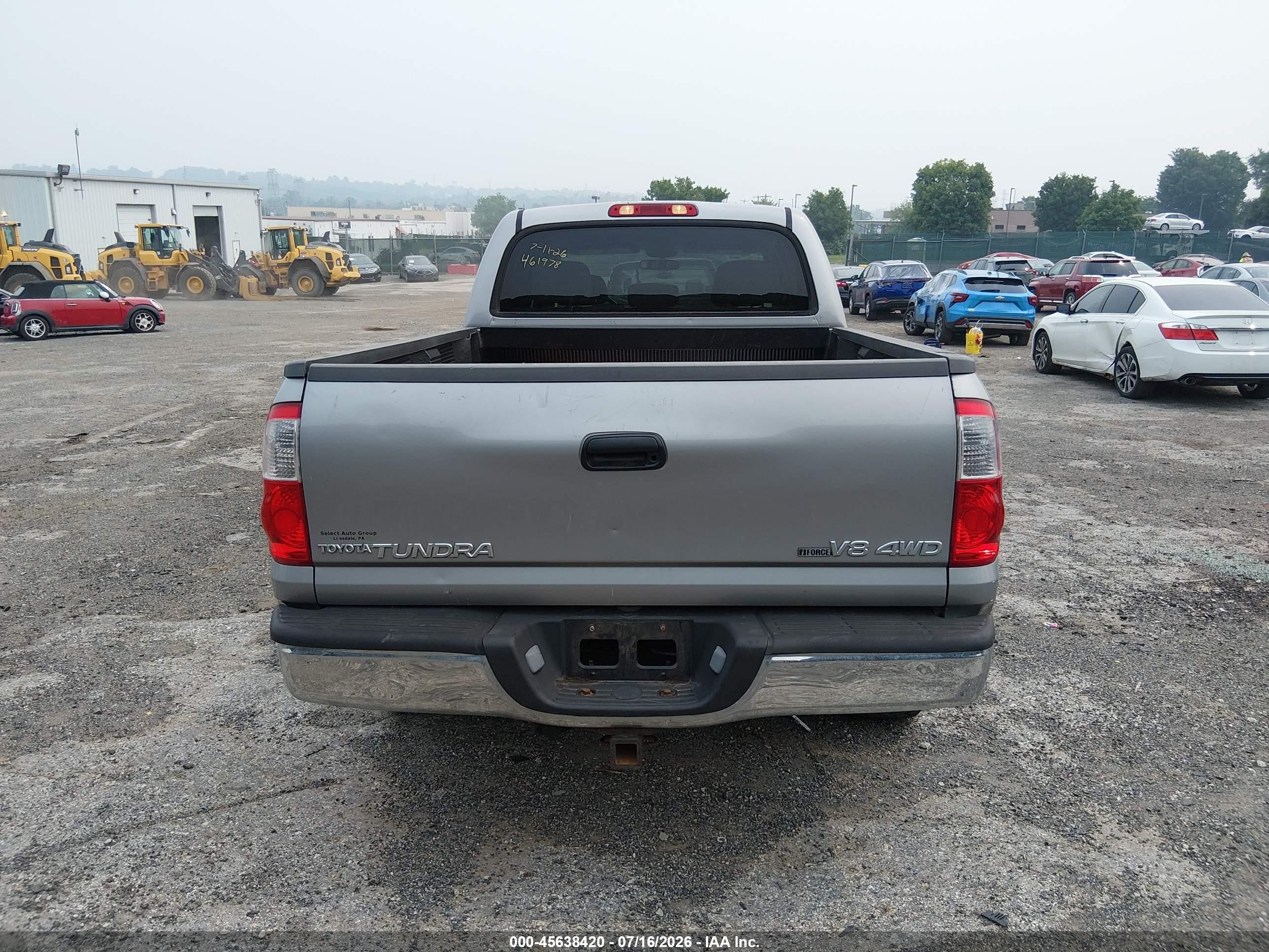 2004 Toyota Tundra Sr5 V8 Silver vin: 5TBDT441X4S461978