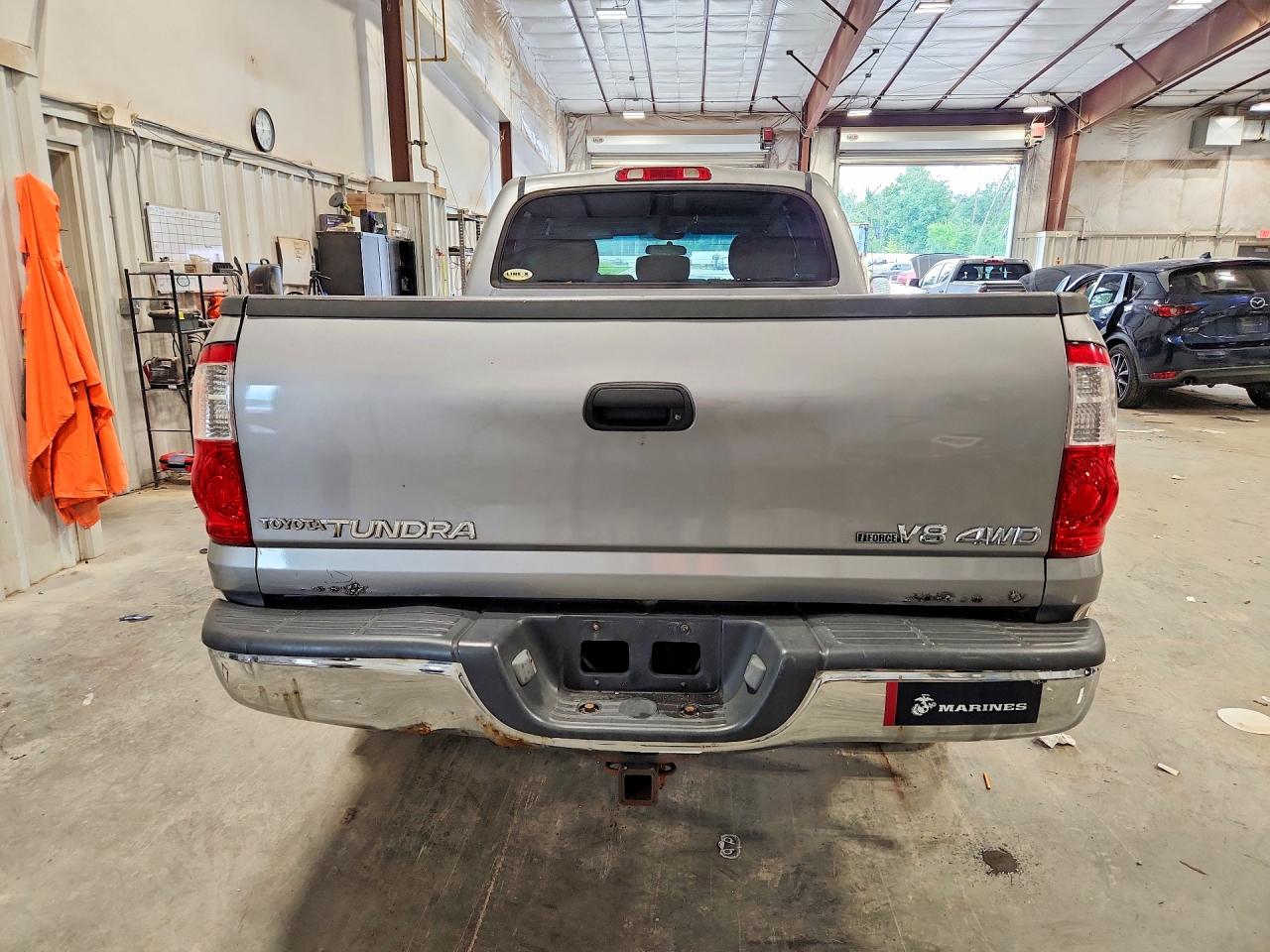 2005 Toyota Tundra Double Cab Sr5 Silver vin: 5TBDT441X5S468009