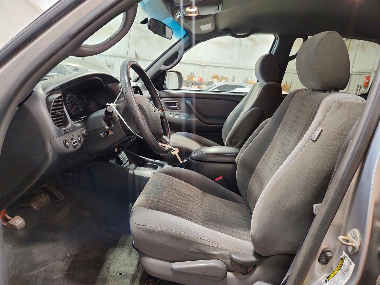 2005 Toyota Tundra Double Cab Sr5 Silver vin: 5TBDT441X5S468009