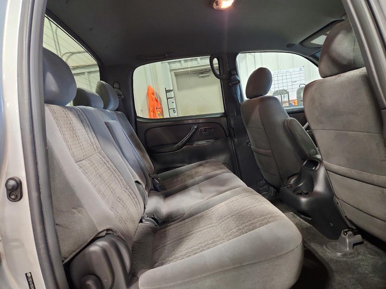 2005 Toyota Tundra Double Cab Sr5 Silver vin: 5TBDT441X5S468009