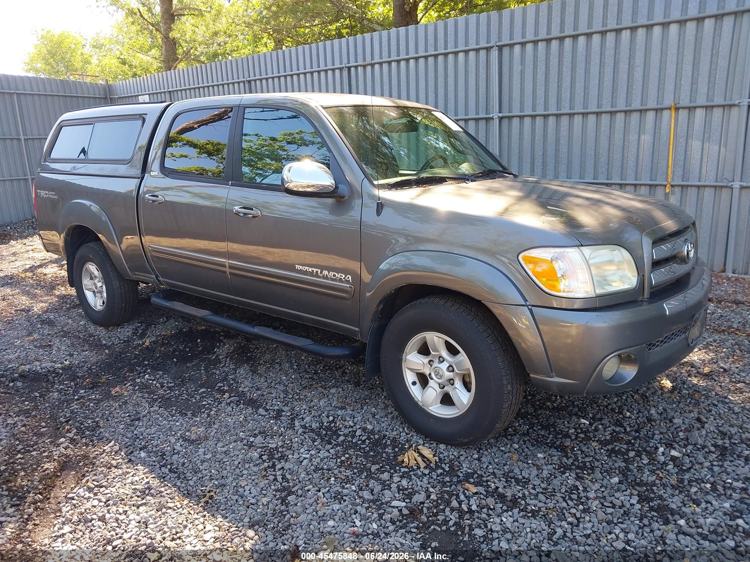 2005 Toyota Tundra Sr5 V8 Gray vin: 5TBDT441X5S476191