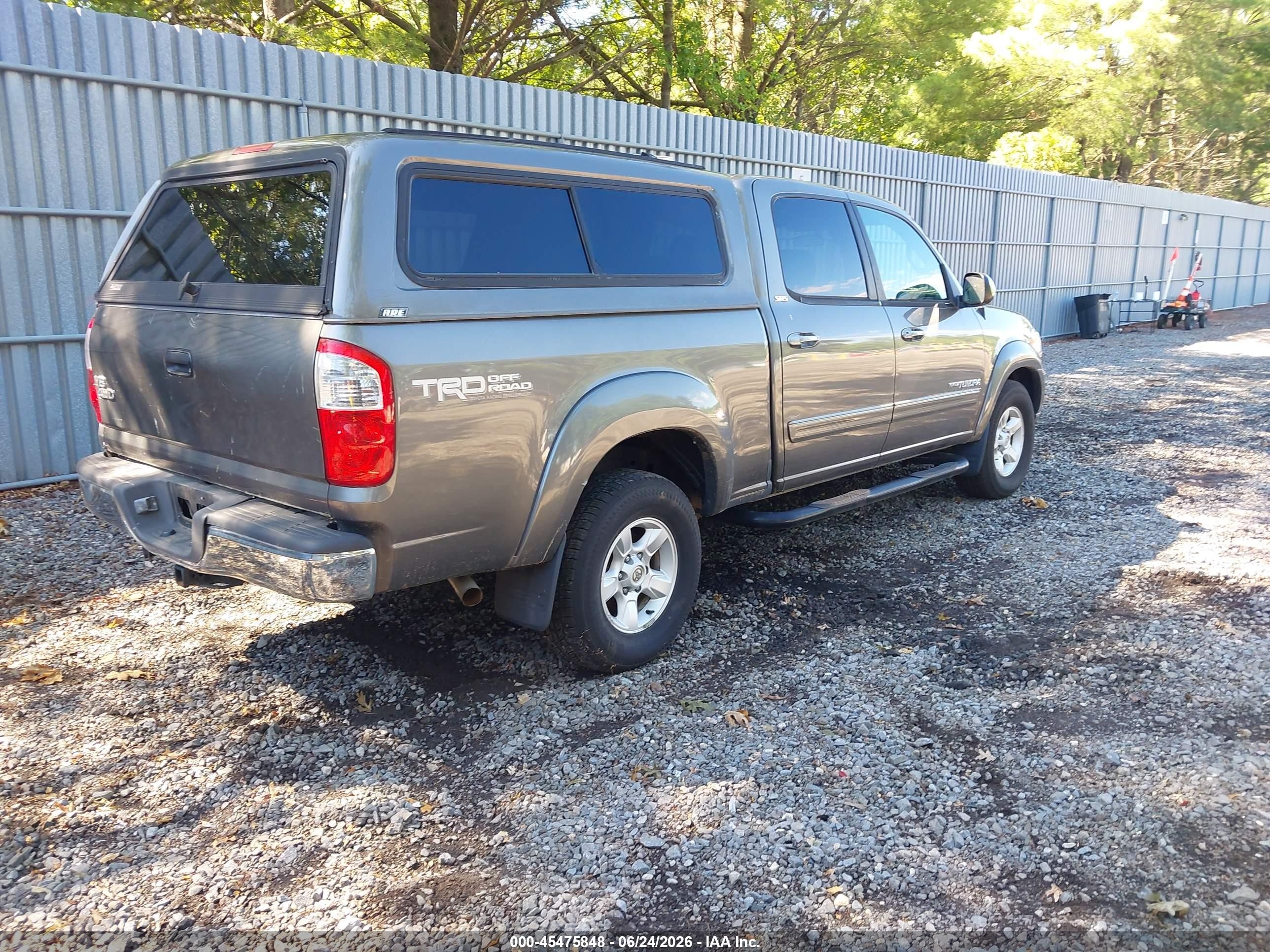 2005 Toyota Tundra Sr5 V8 Gray vin: 5TBDT441X5S476191