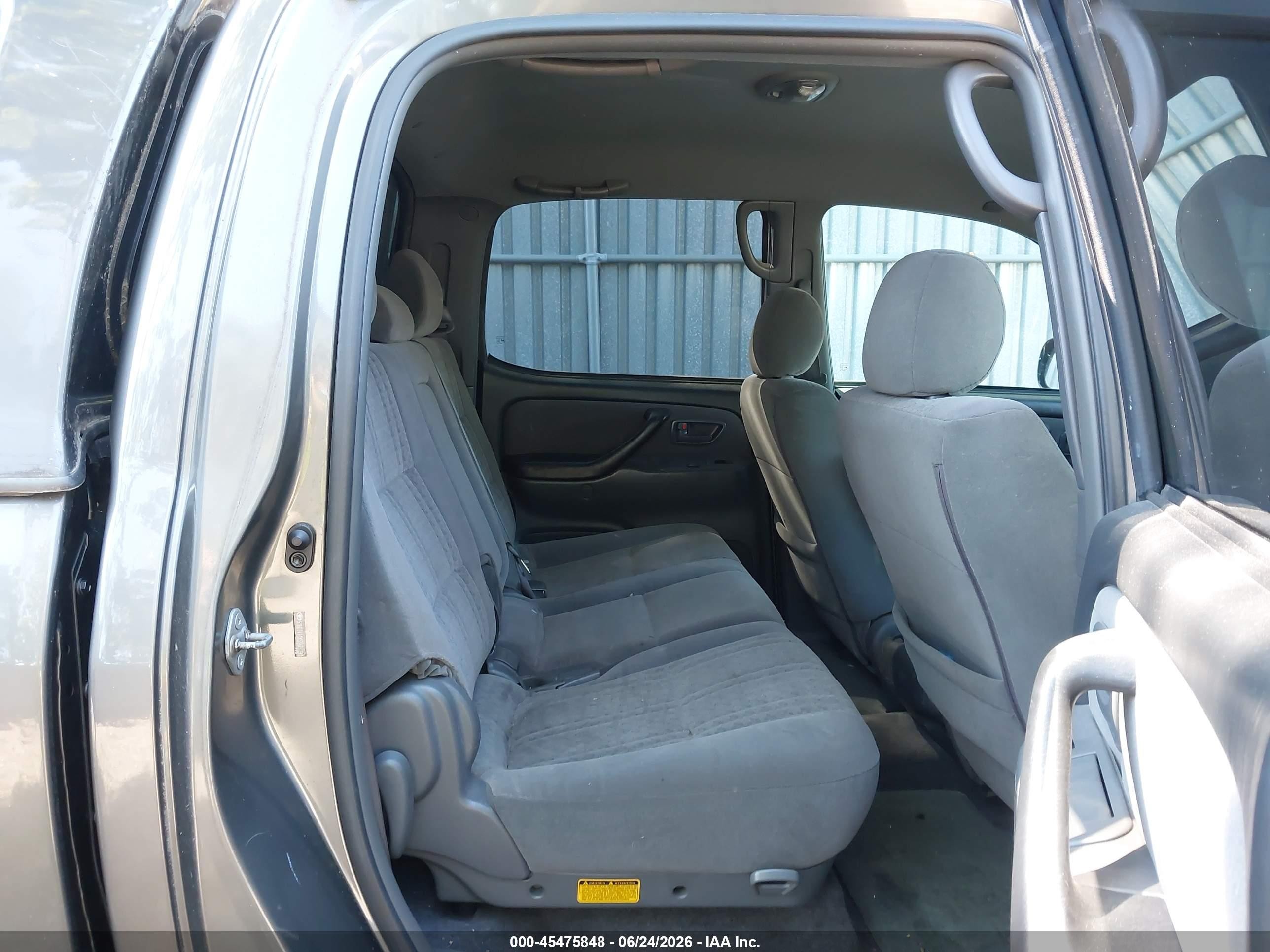 2005 Toyota Tundra Sr5 V8 Gray vin: 5TBDT441X5S476191