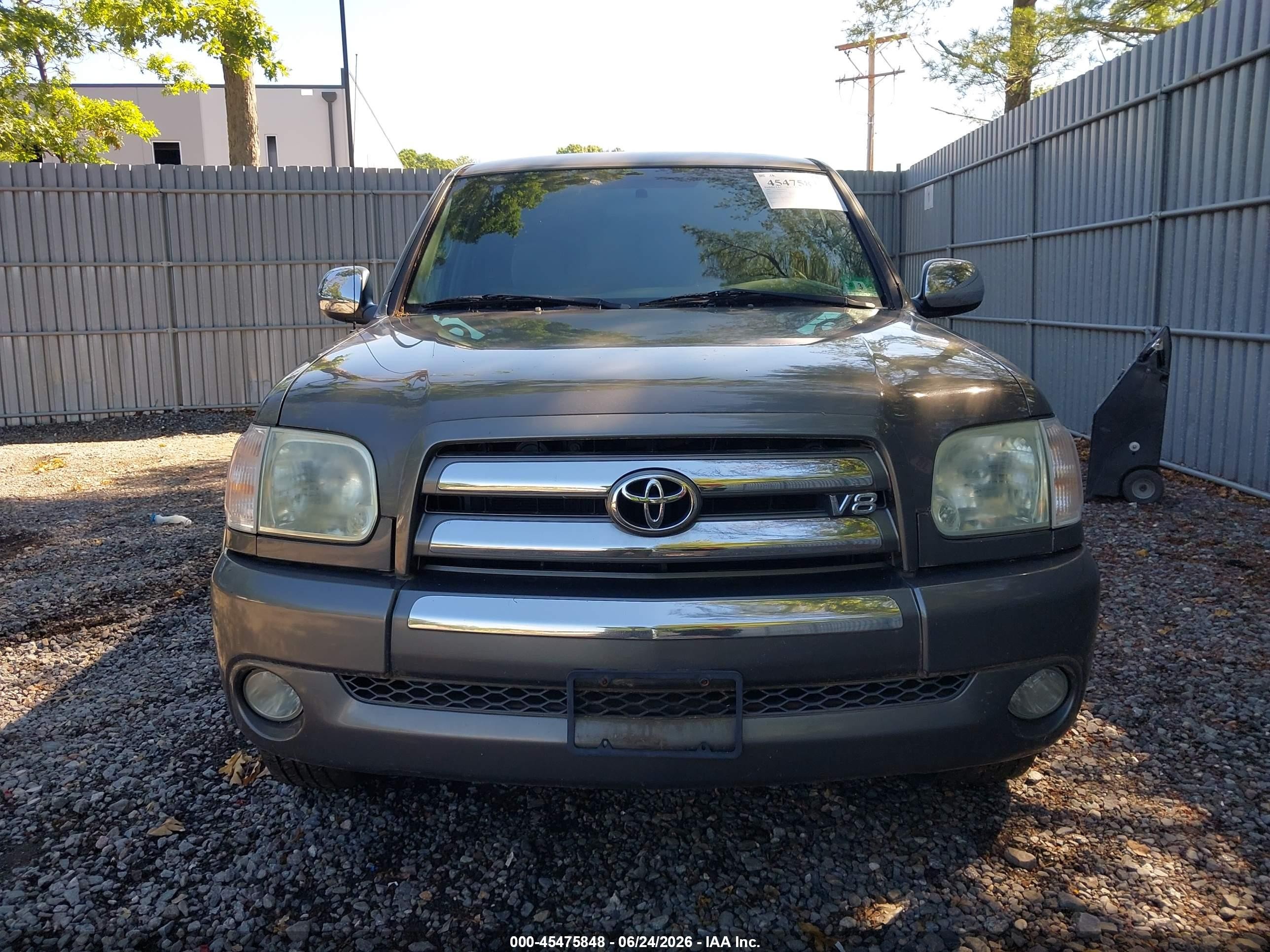 2005 Toyota Tundra Sr5 V8 Gray vin: 5TBDT441X5S476191