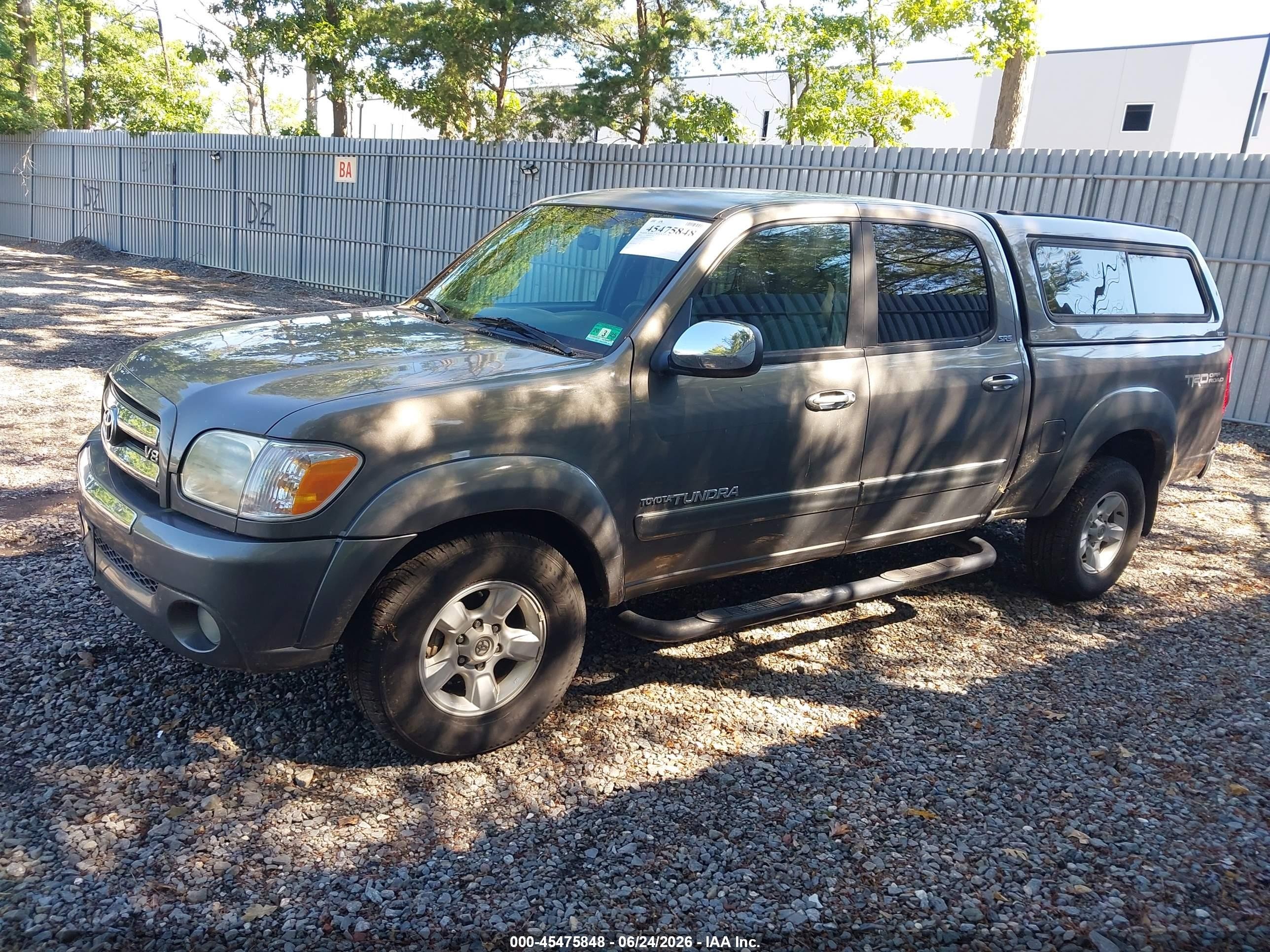 2005 Toyota Tundra Sr5 V8 Gray vin: 5TBDT441X5S476191
