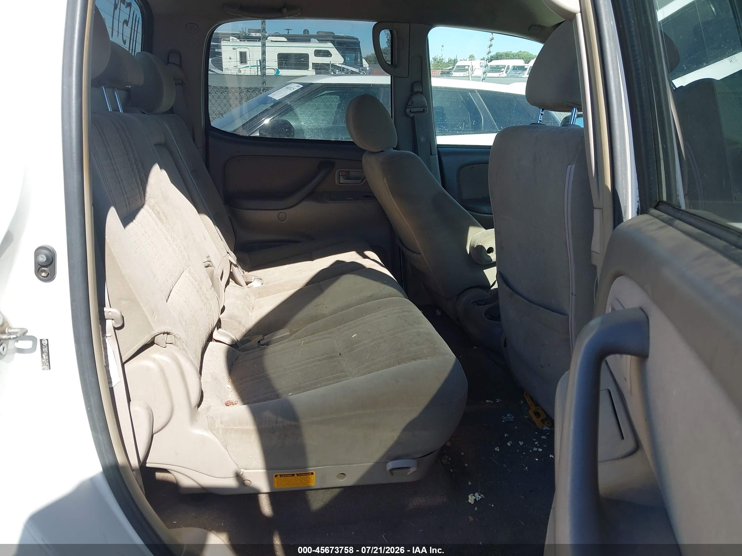 2005 Toyota Tundra Sr5 V8 White vin: 5TBDT441X5S495386