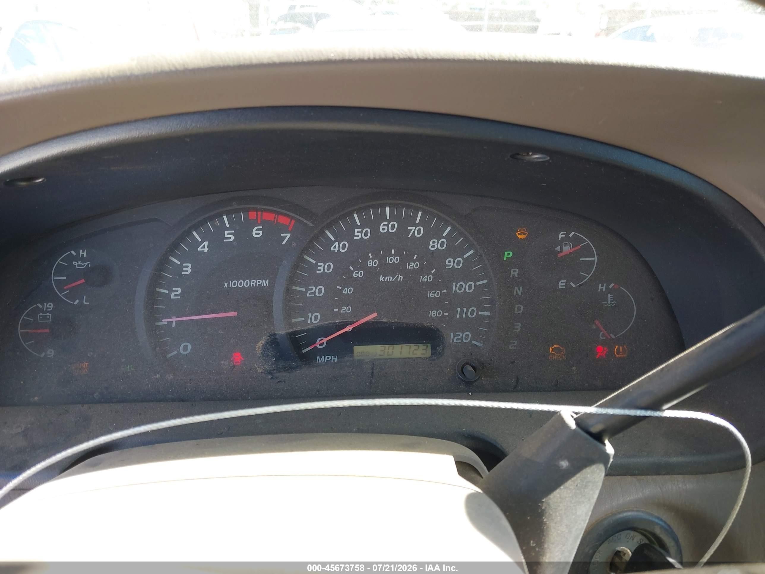 2005 Toyota Tundra Sr5 V8 White vin: 5TBDT441X5S495386