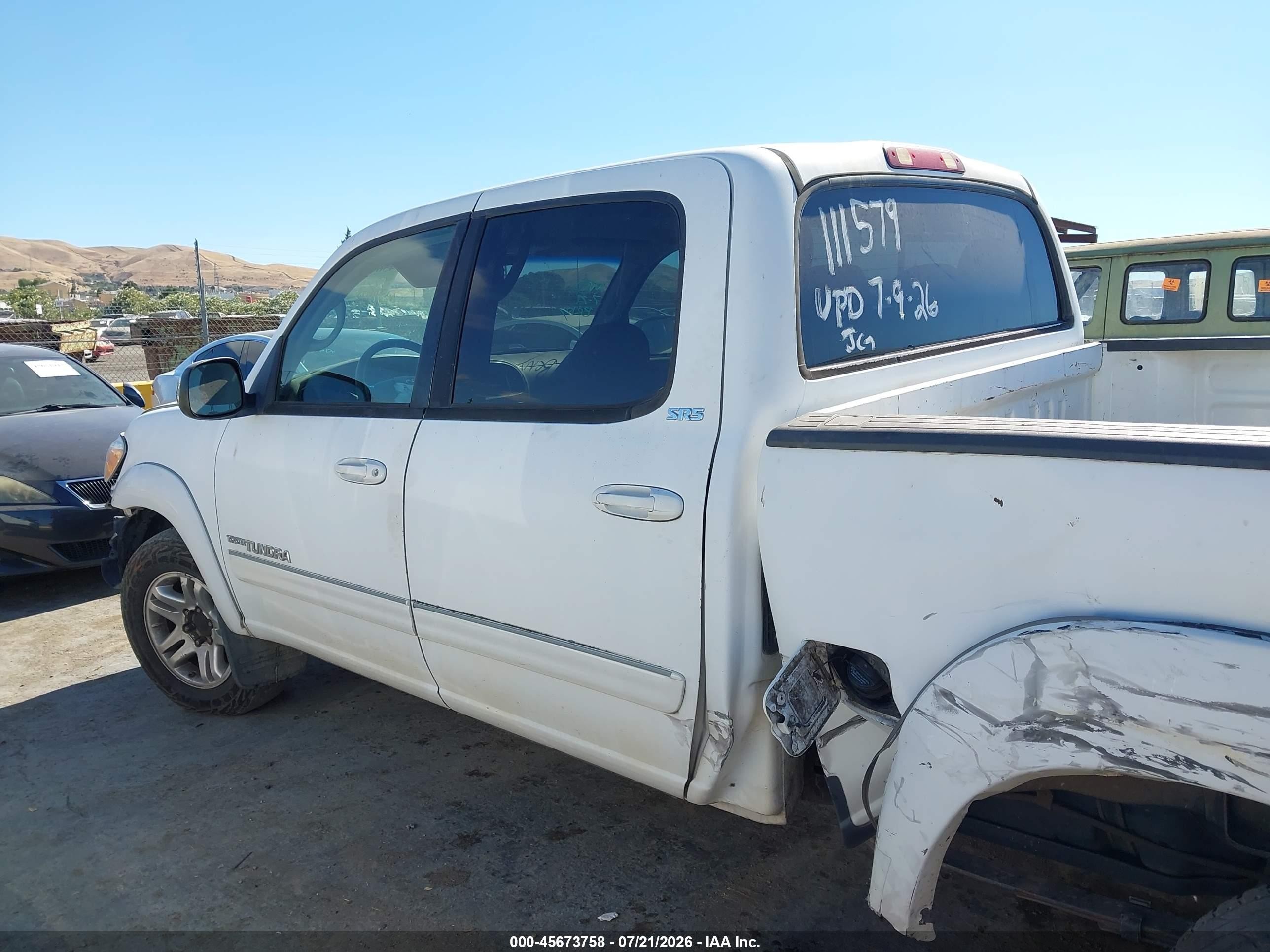 2005 Toyota Tundra Sr5 V8 White vin: 5TBDT441X5S495386