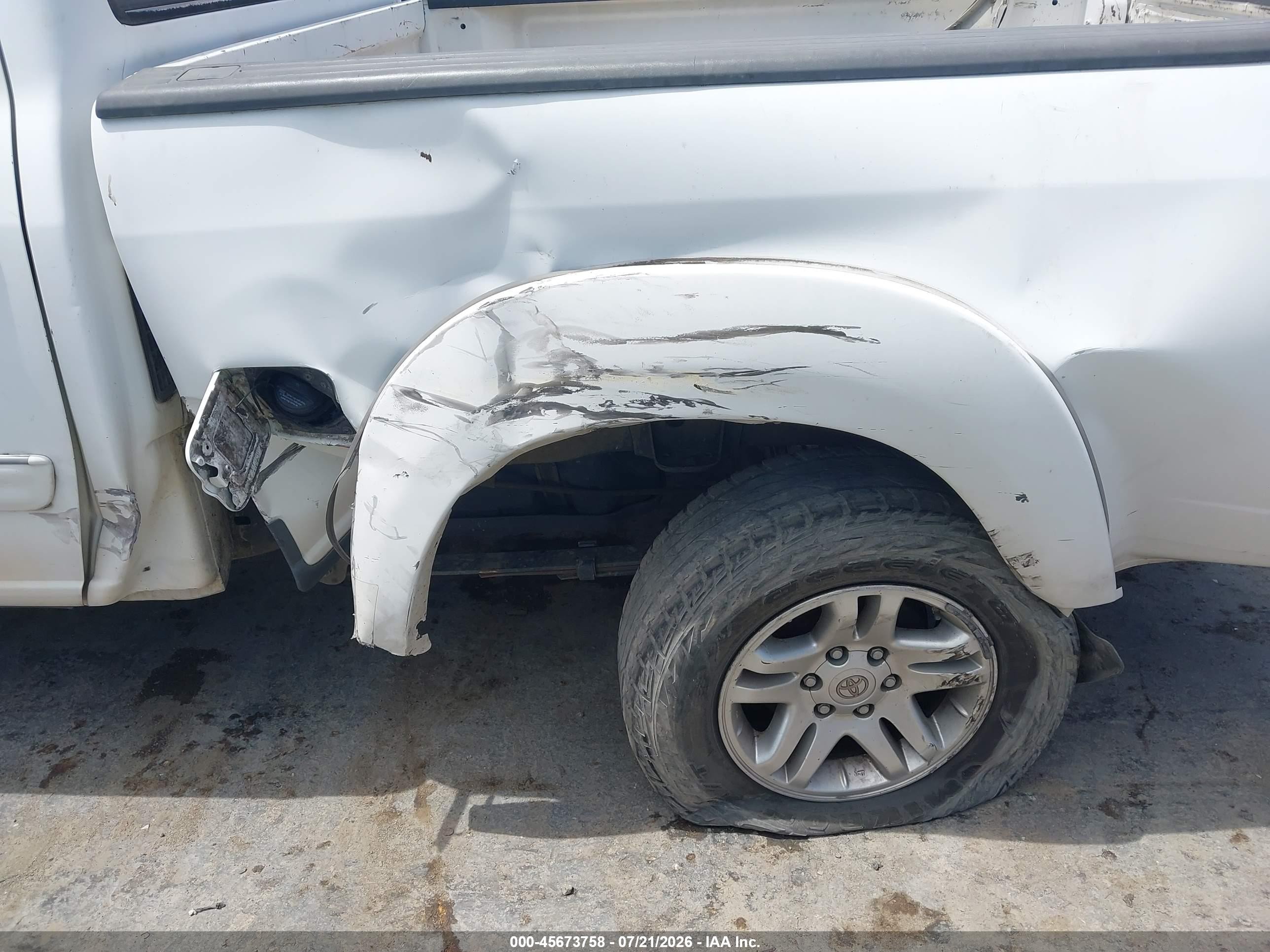 2005 Toyota Tundra Sr5 V8 White vin: 5TBDT441X5S495386