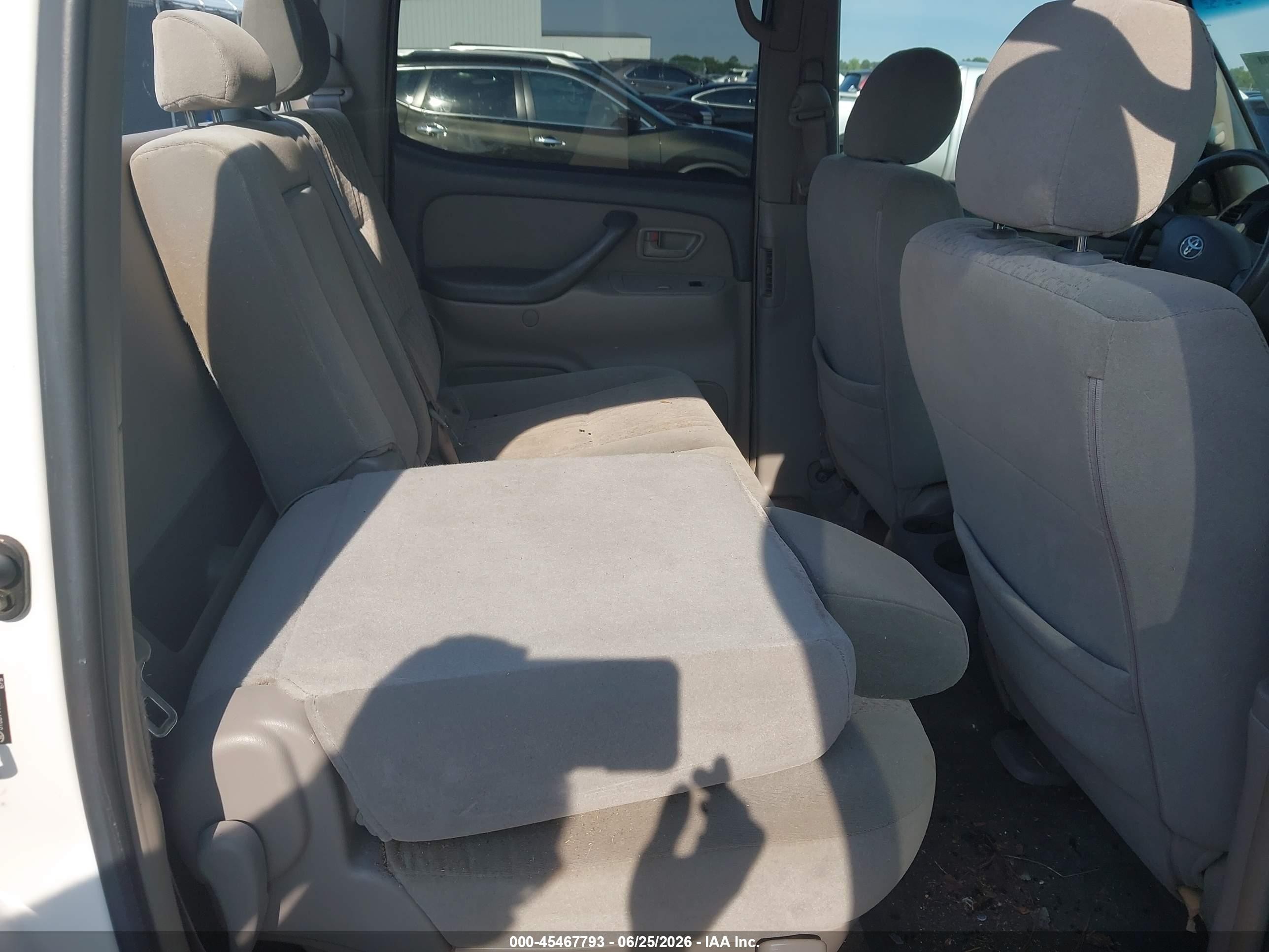 2006 Toyota Tundra Sr5 V8 White vin: 5TBDT441X6S507814