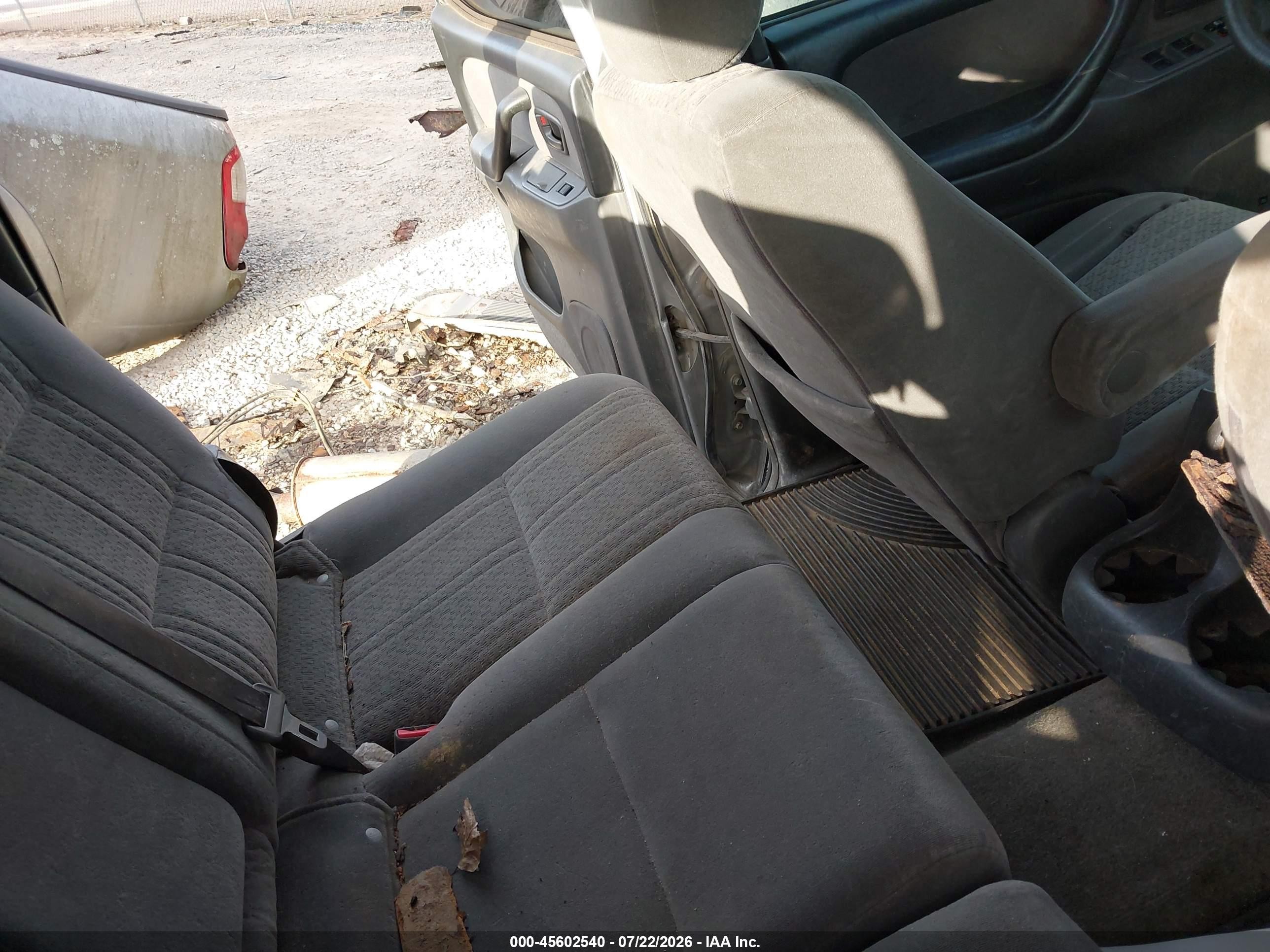 2006 Toyota Tundra Sr5 V8 Silver vin: 5TBDT441X6S521759