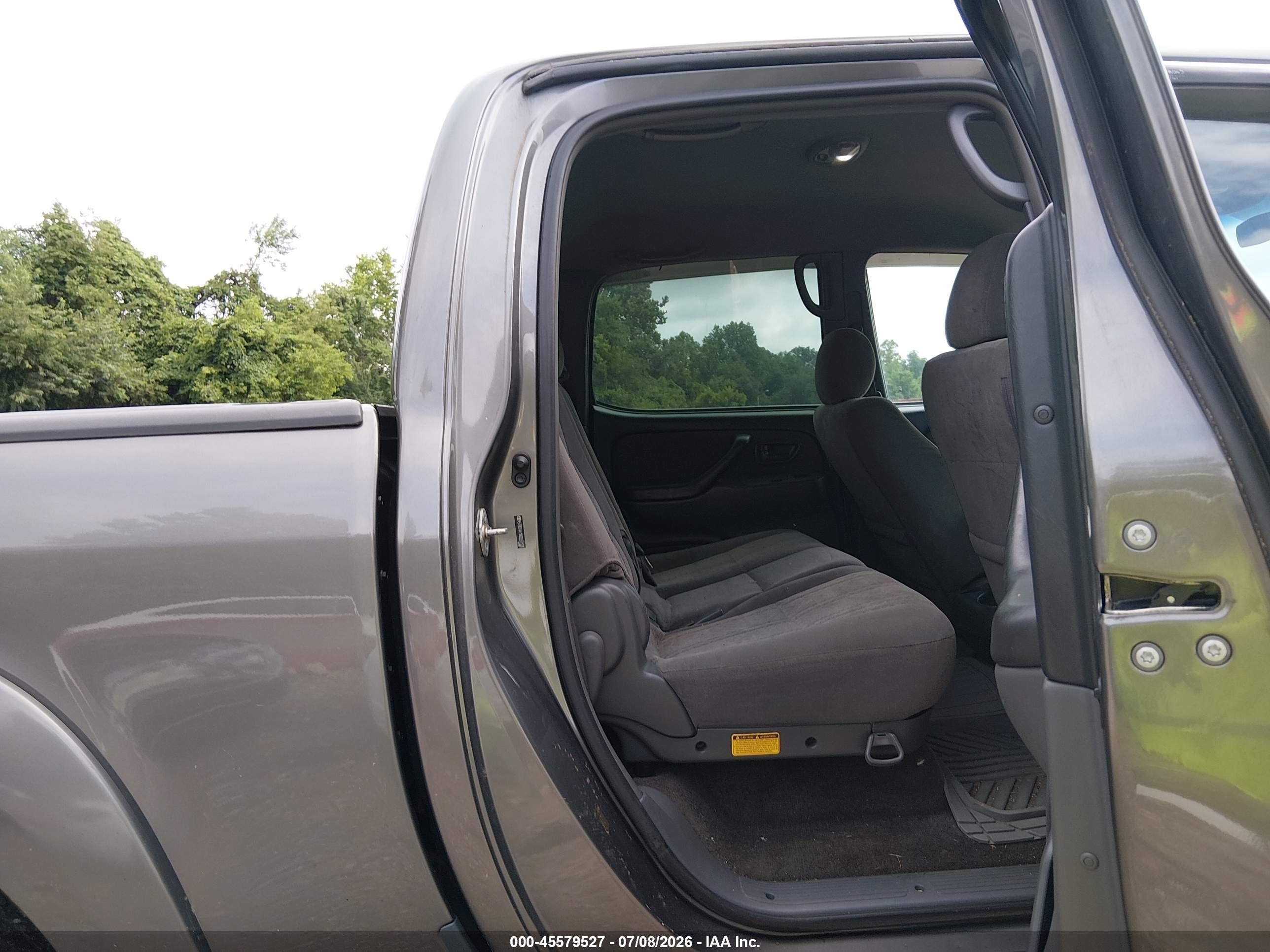 2006 Toyota Tundra Sr5 V8 Gray vin: 5TBDT441X6S552137