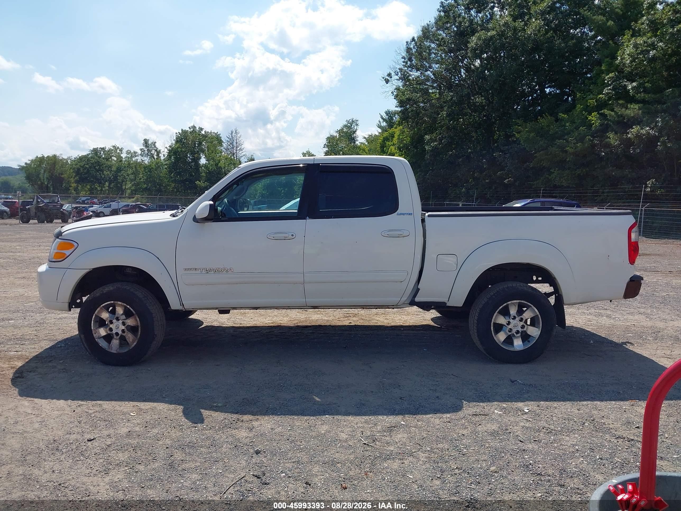 2006 Toyota Tundra Limited V8 Белый vin: 5TBDT48116S516105
