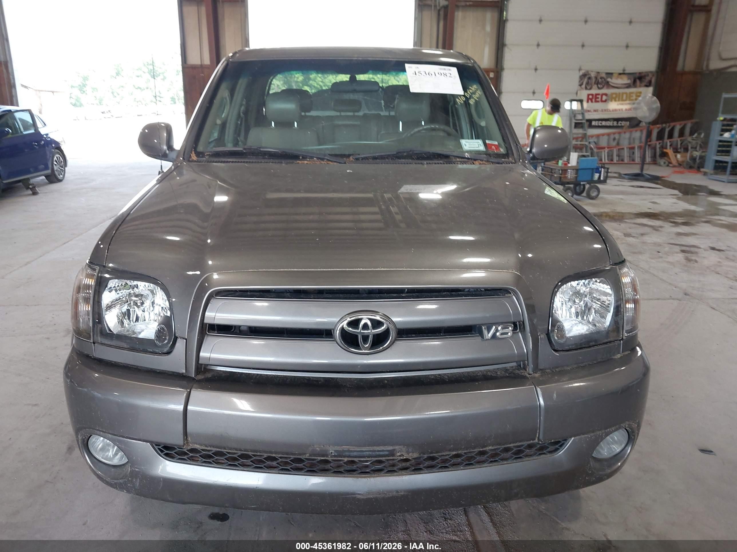 2005 Toyota Tundra Limited V8 Gray vin: 5TBDT48135S486216
