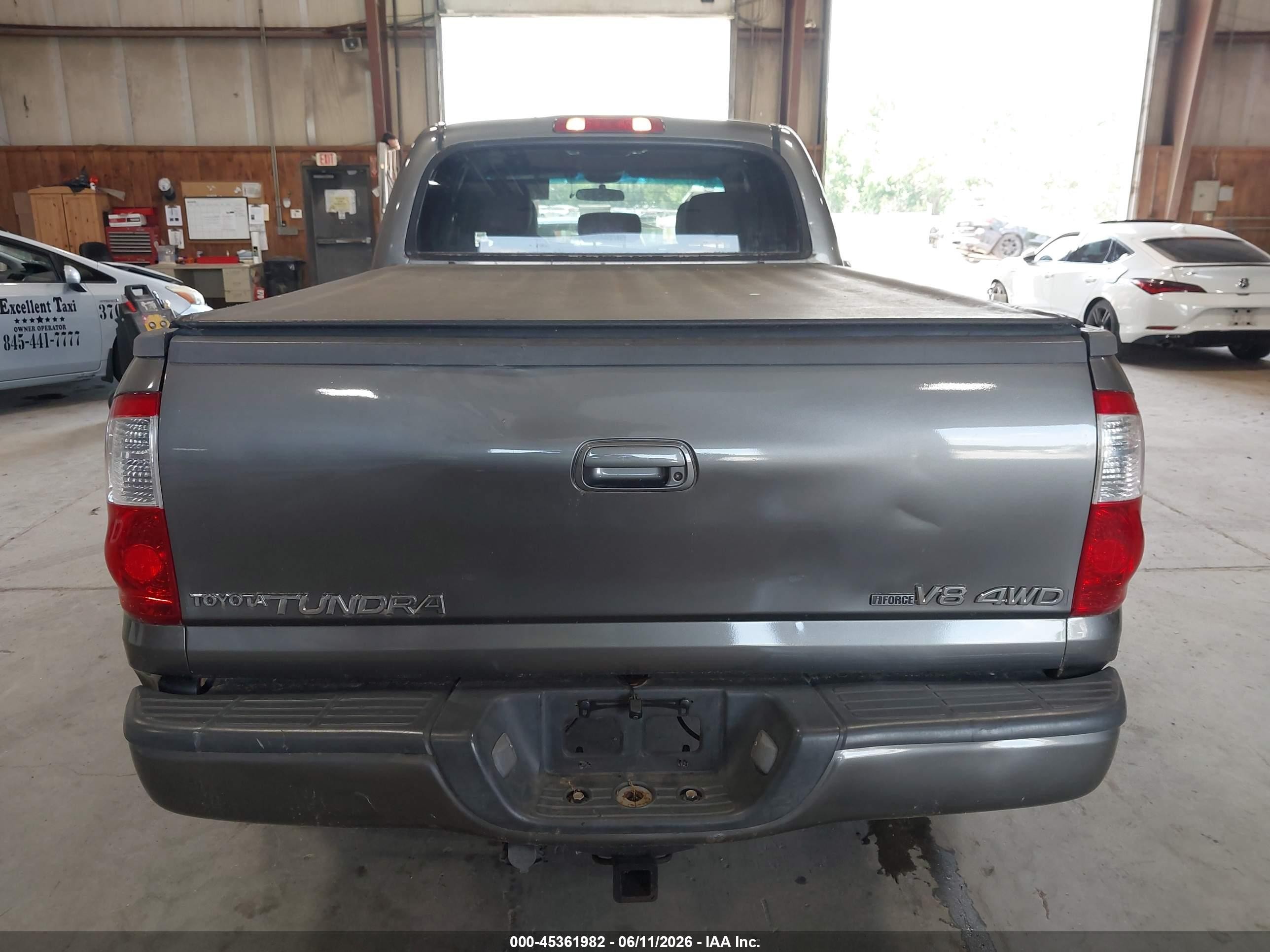 2005 Toyota Tundra Limited V8 Gray vin: 5TBDT48135S486216