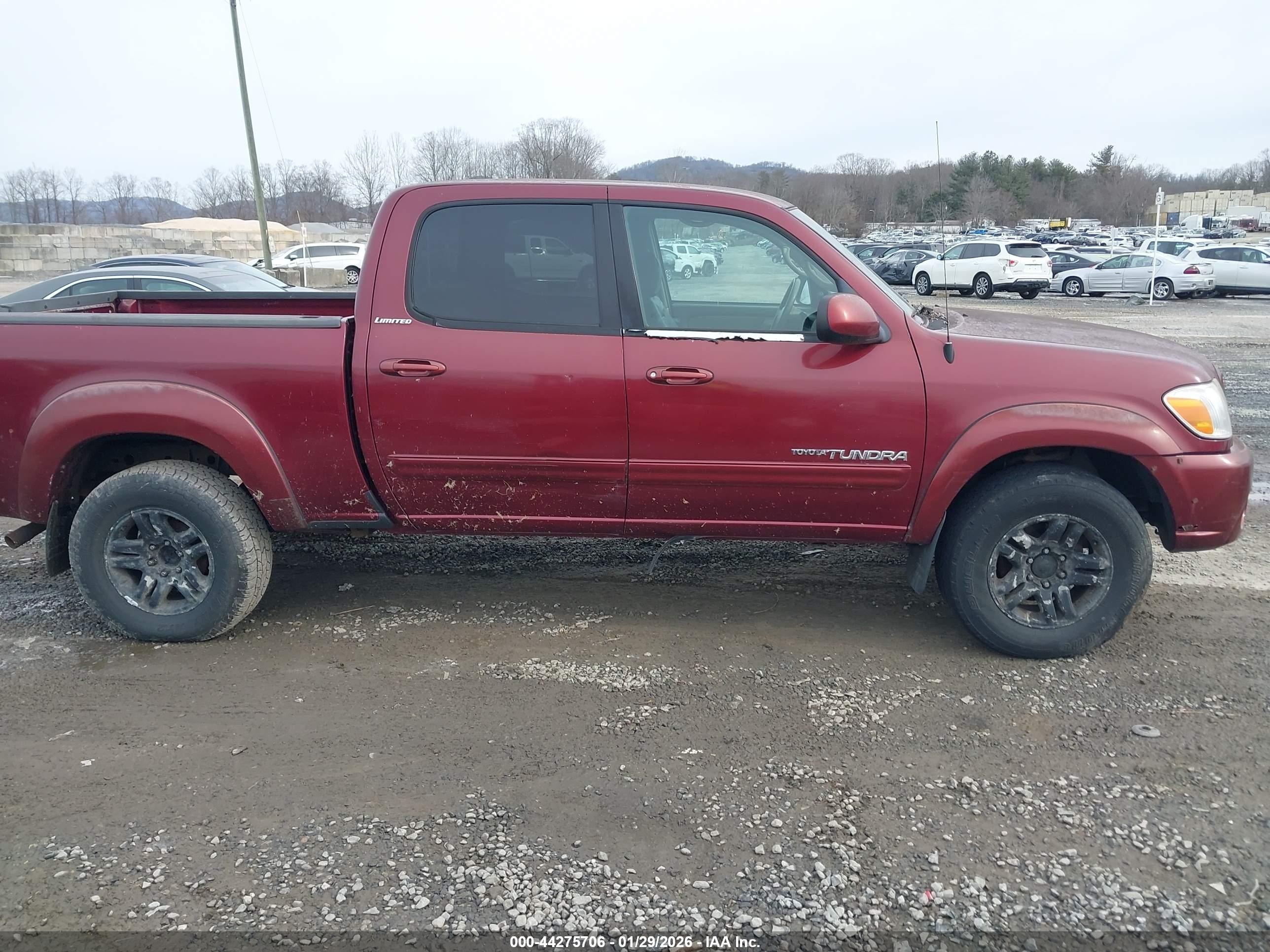2005 Toyota Tundra Limited V8 Красный vin: 5TBDT48135S494655