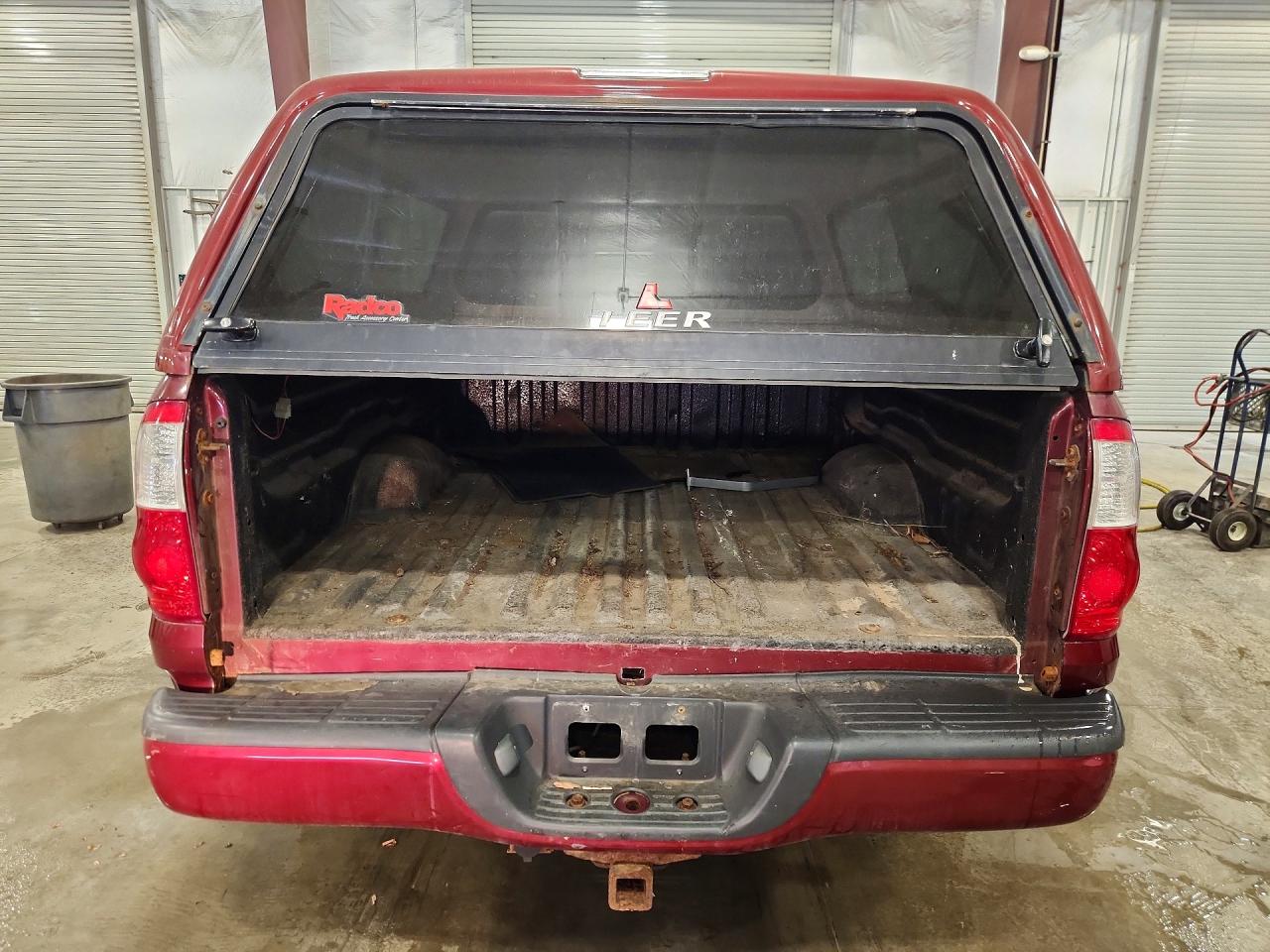 2004 Toyota Tundra Limited Maroon vin: 5TBDT48144S433877