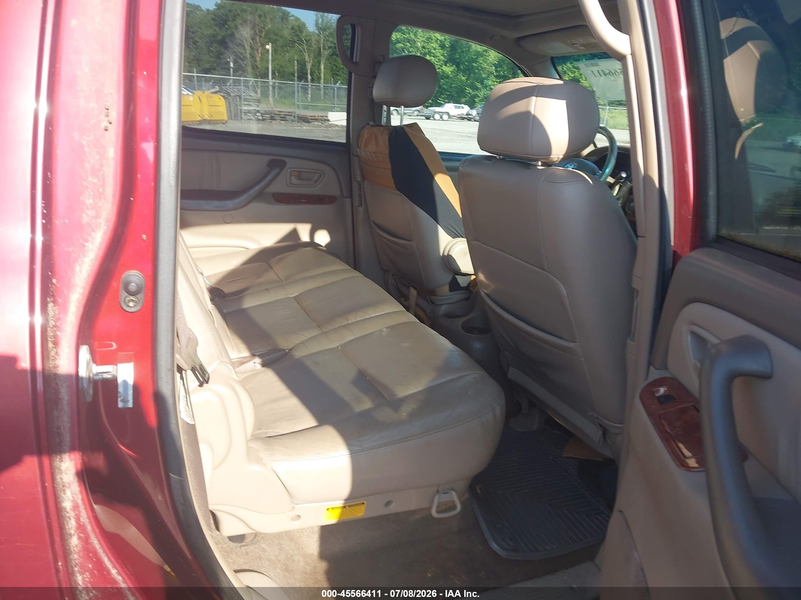 2004 Toyota Tundra Limited V8 Red vin: 5TBDT48144S435788