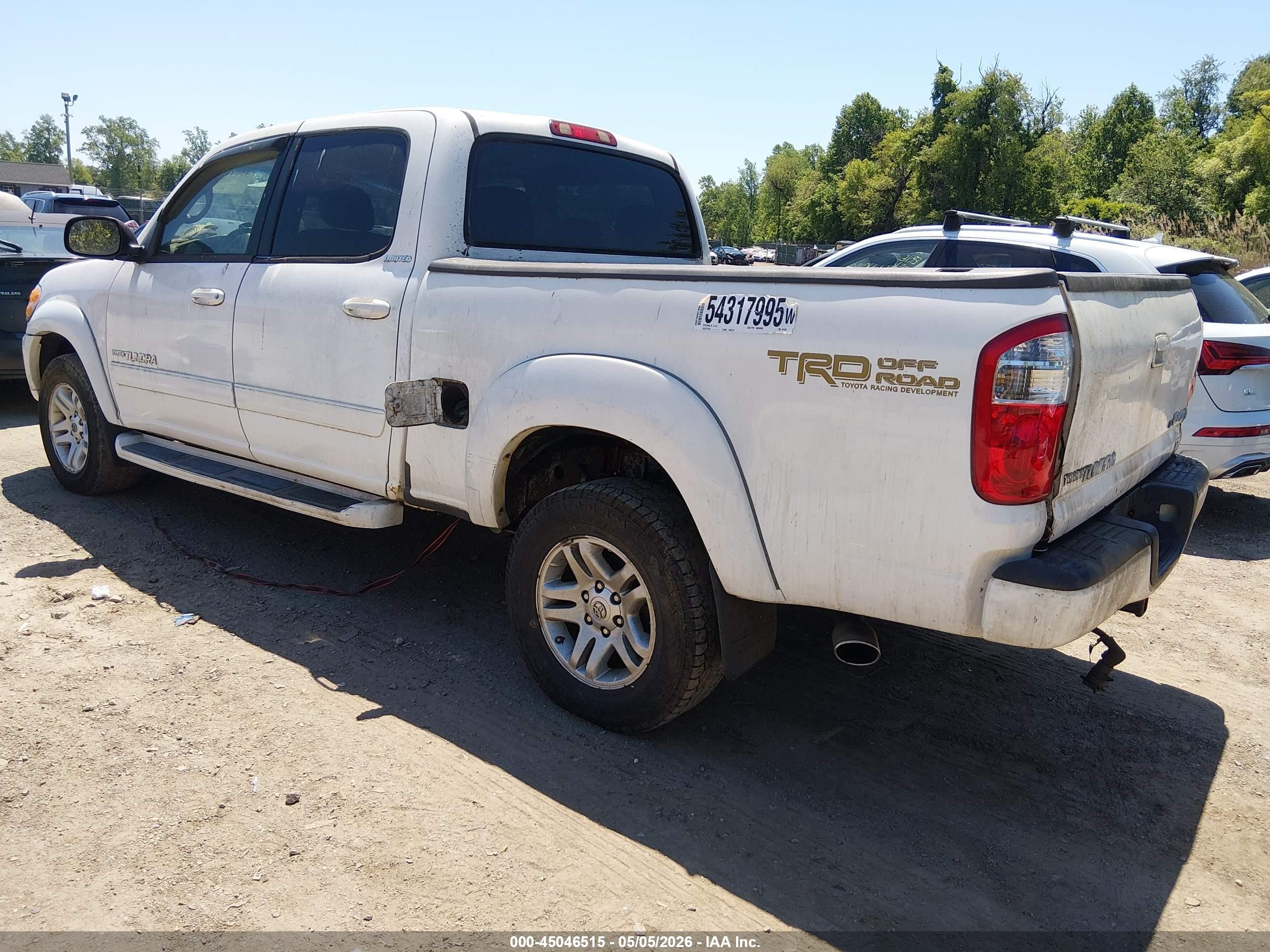 2005 Toyota Tundra Limited V8 White vin: 5TBDT48145S475788