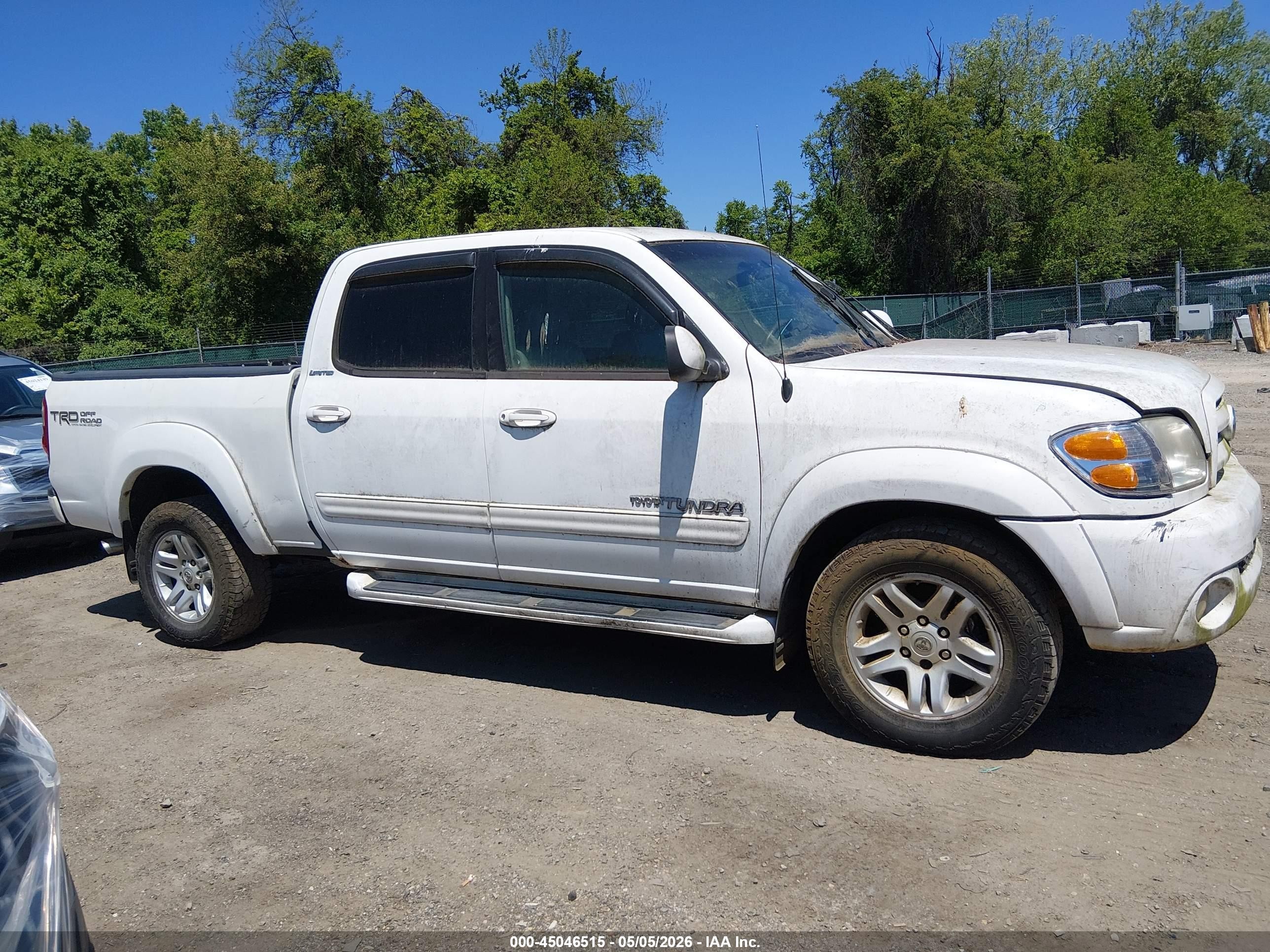 2005 Toyota Tundra Limited V8 White vin: 5TBDT48145S475788