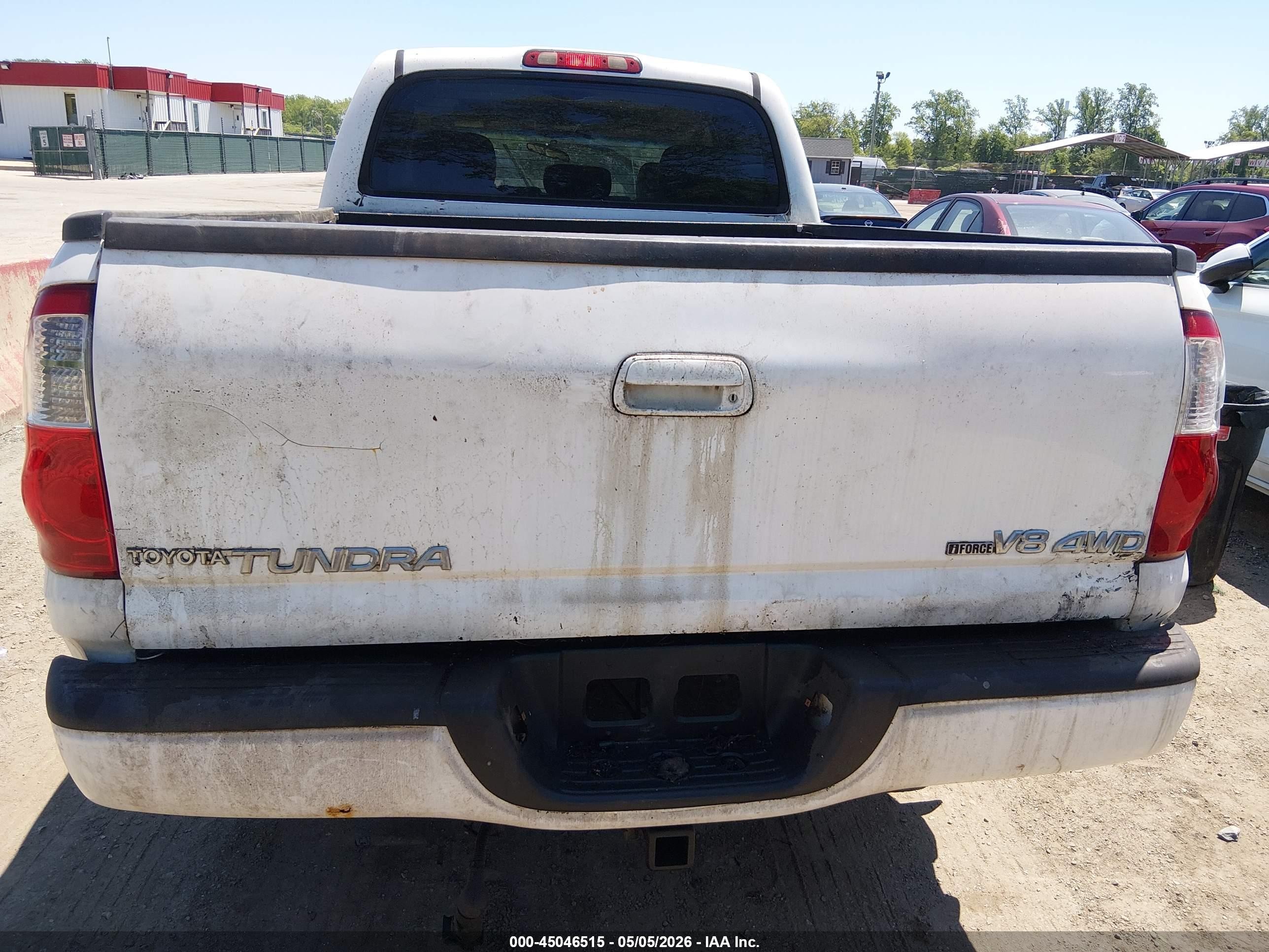 2005 Toyota Tundra Limited V8 White vin: 5TBDT48145S475788
