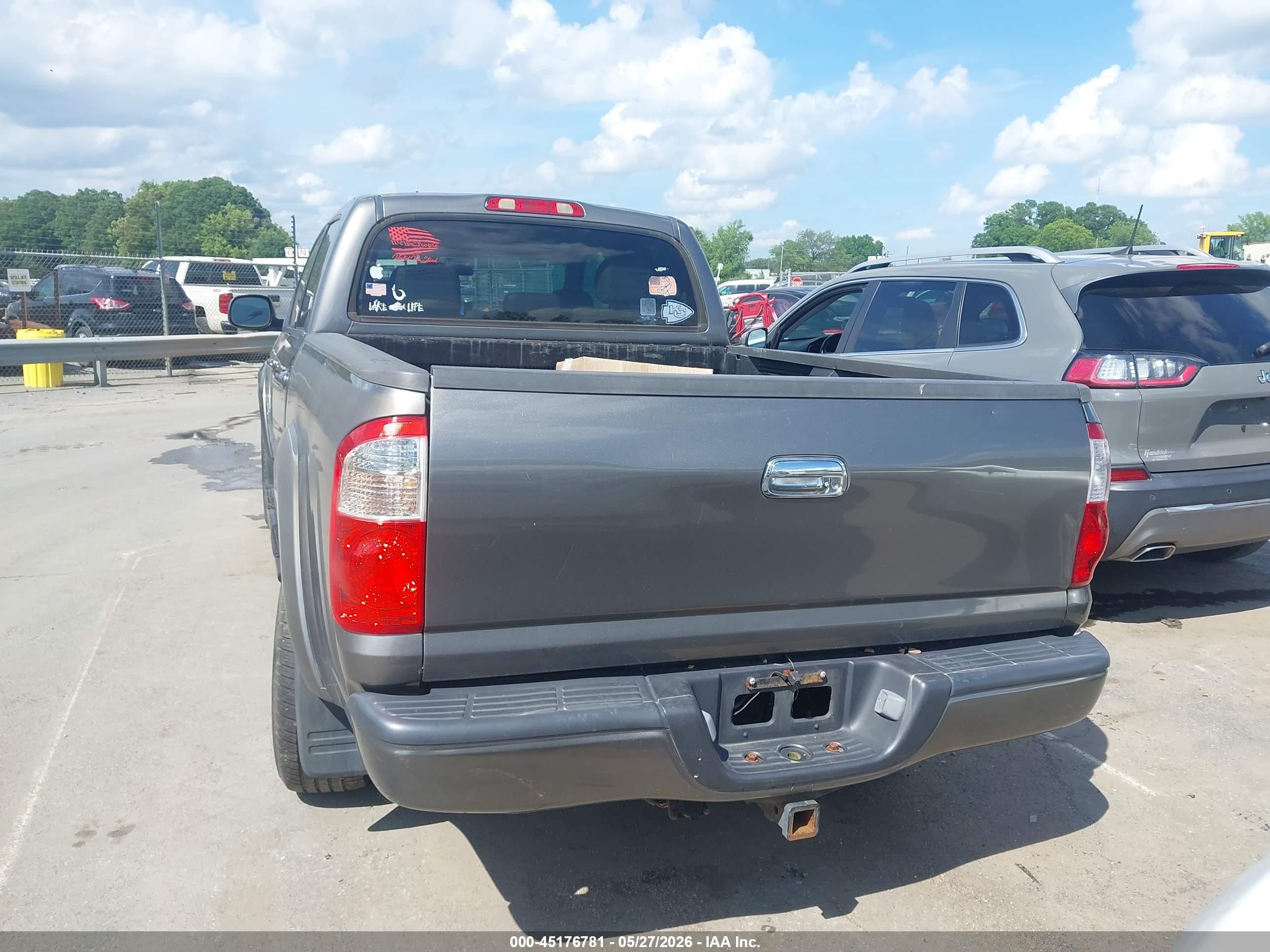 2005 Toyota Tundra Limited V8 Gray vin: 5TBDT48175S489104