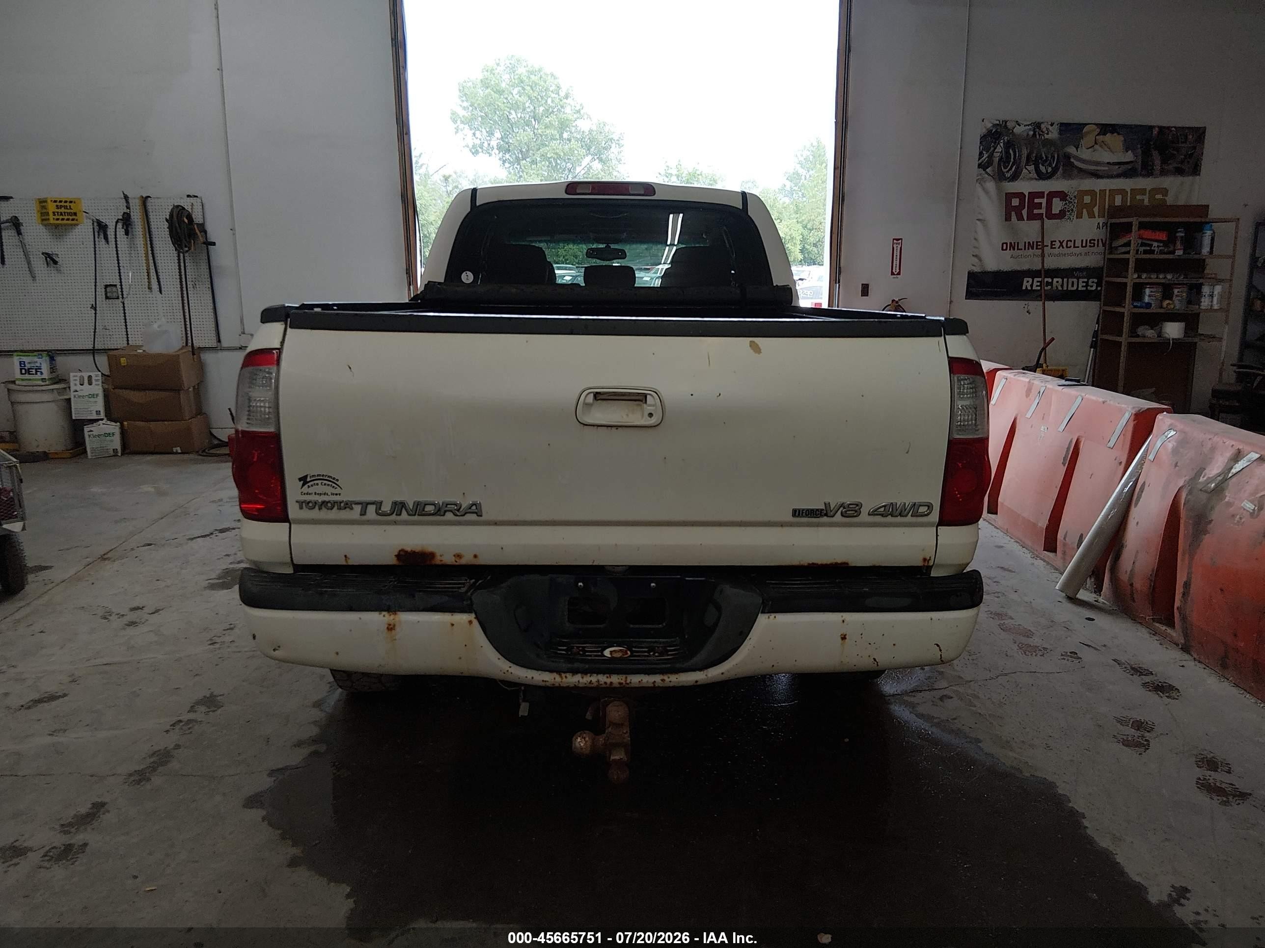 2004 Toyota Tundra Limited V8 Белый vin: 5TBDT481X4S451607