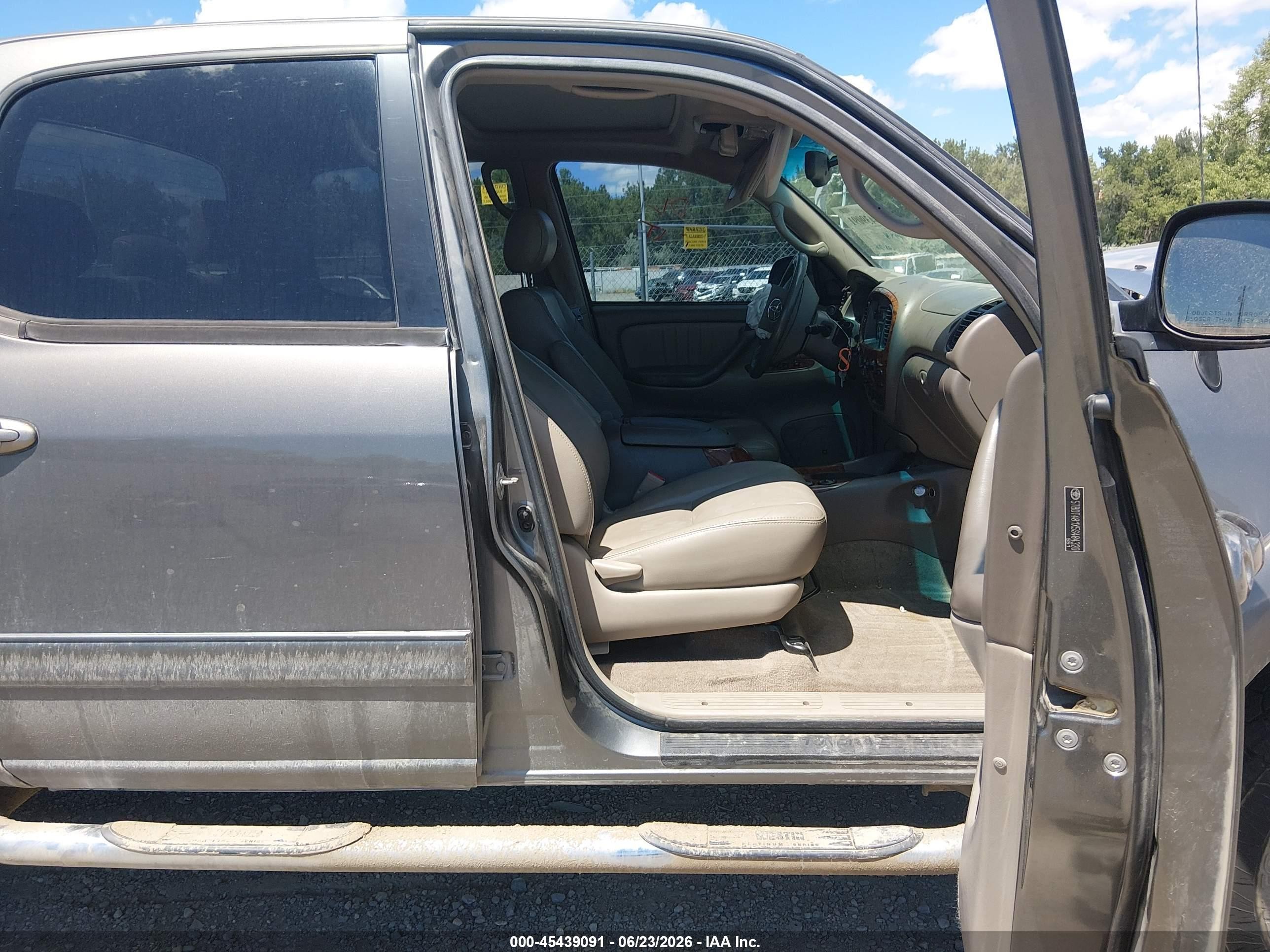 2005 Toyota Tundra Limited V8 Gray vin: 5TBDT481X5S484320