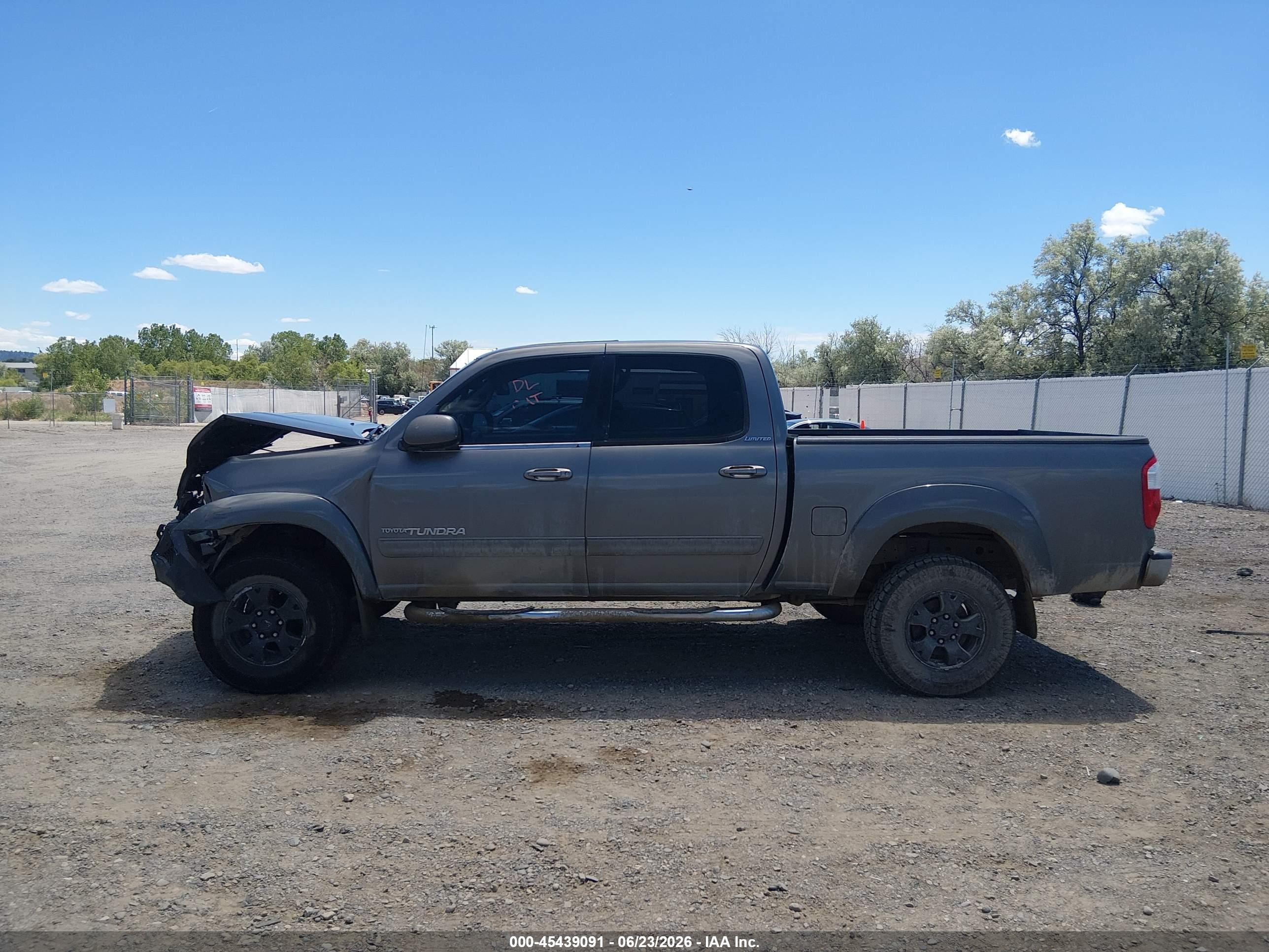2005 Toyota Tundra Limited V8 Gray vin: 5TBDT481X5S484320