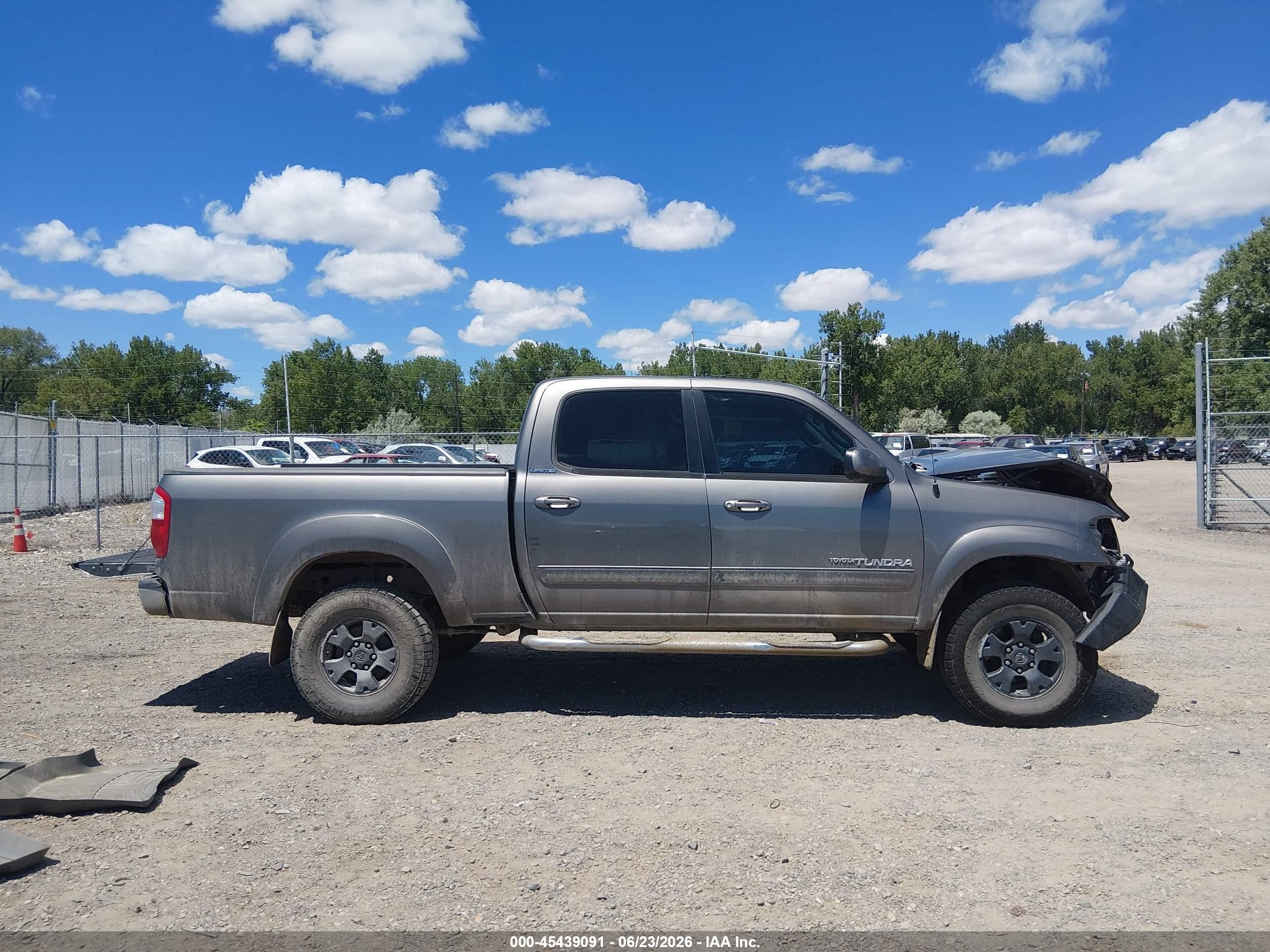 2005 Toyota Tundra Limited V8 Gray vin: 5TBDT481X5S484320