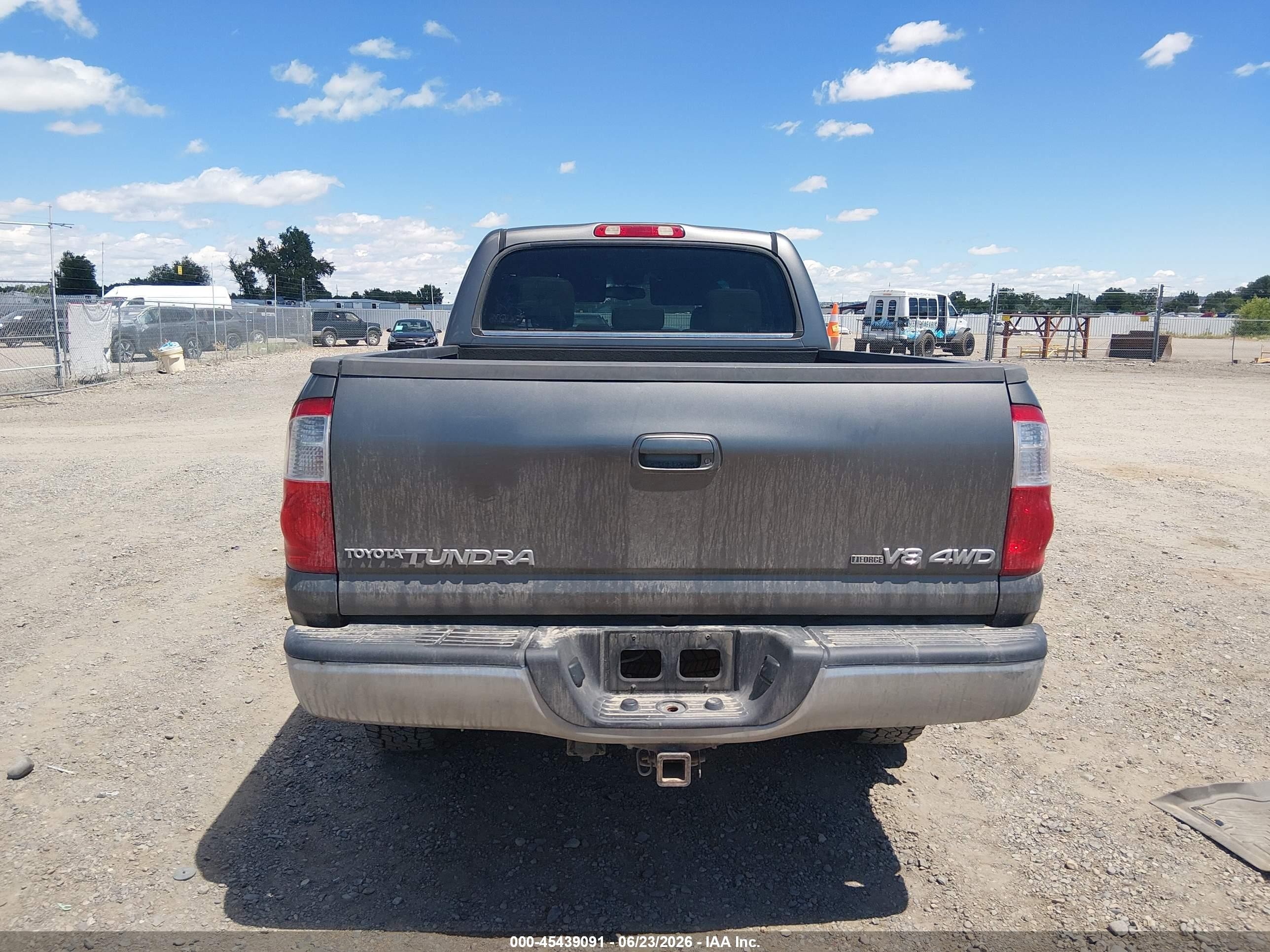 2005 Toyota Tundra Limited V8 Gray vin: 5TBDT481X5S484320